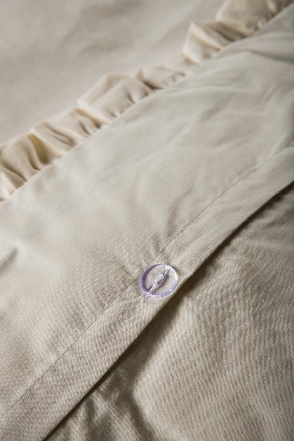 Lias Bettgarnitur in Beige präsentiert im Onlineshop von KAQTU Design AG. Bettwäsche ist von Venture Home