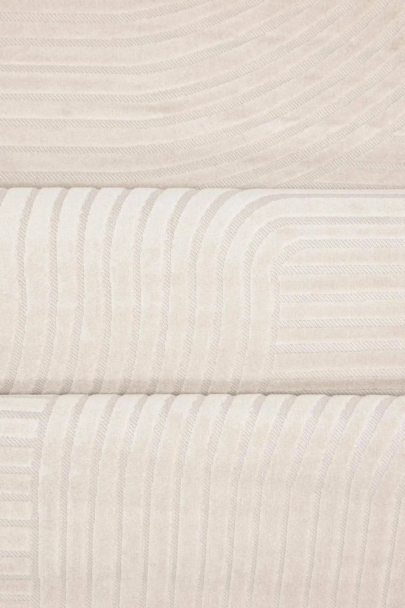 Vince Teppich Oval von Venture Home: Modernes Design in Creme.