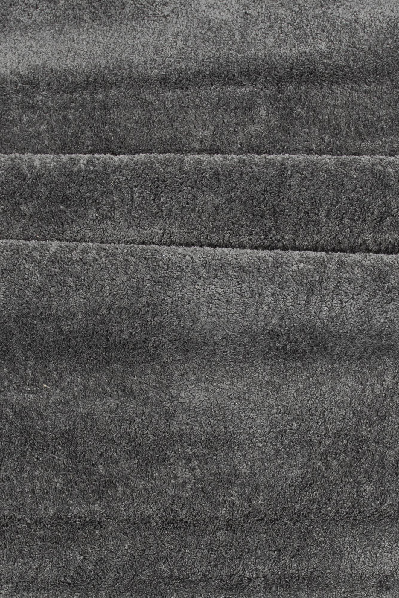 Walter Pluto Teppich Rechteckig in Dunkelgrau präsentiert im Onlineshop von KAQTU Design AG. Teppich ist von Venture Home