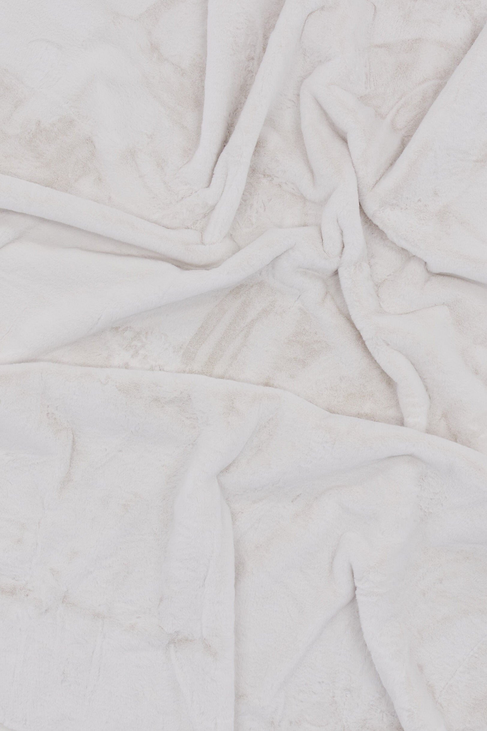 Nina Teppich rund in Weiss präsentiert im Onlineshop von KAQTU Design AG. Teppich ist von Venture Home