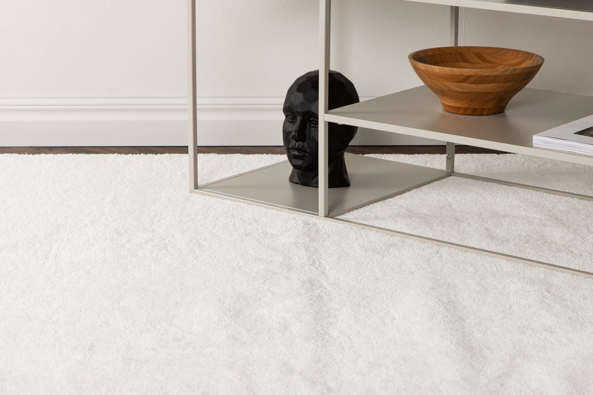 Wunderteppich in Weiss präsentiert im Onlineshop von KAQTU Design AG. Teppich ist von Venture Home
