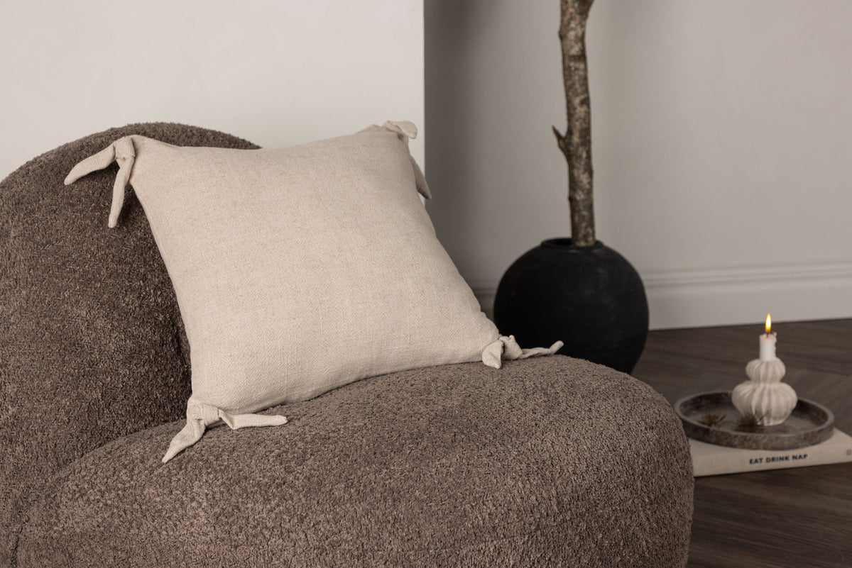 Nora Kissenbezug in Beige präsentiert im Onlineshop von KAQTU Design AG. Deko Kissenbezug ist von Venture Home