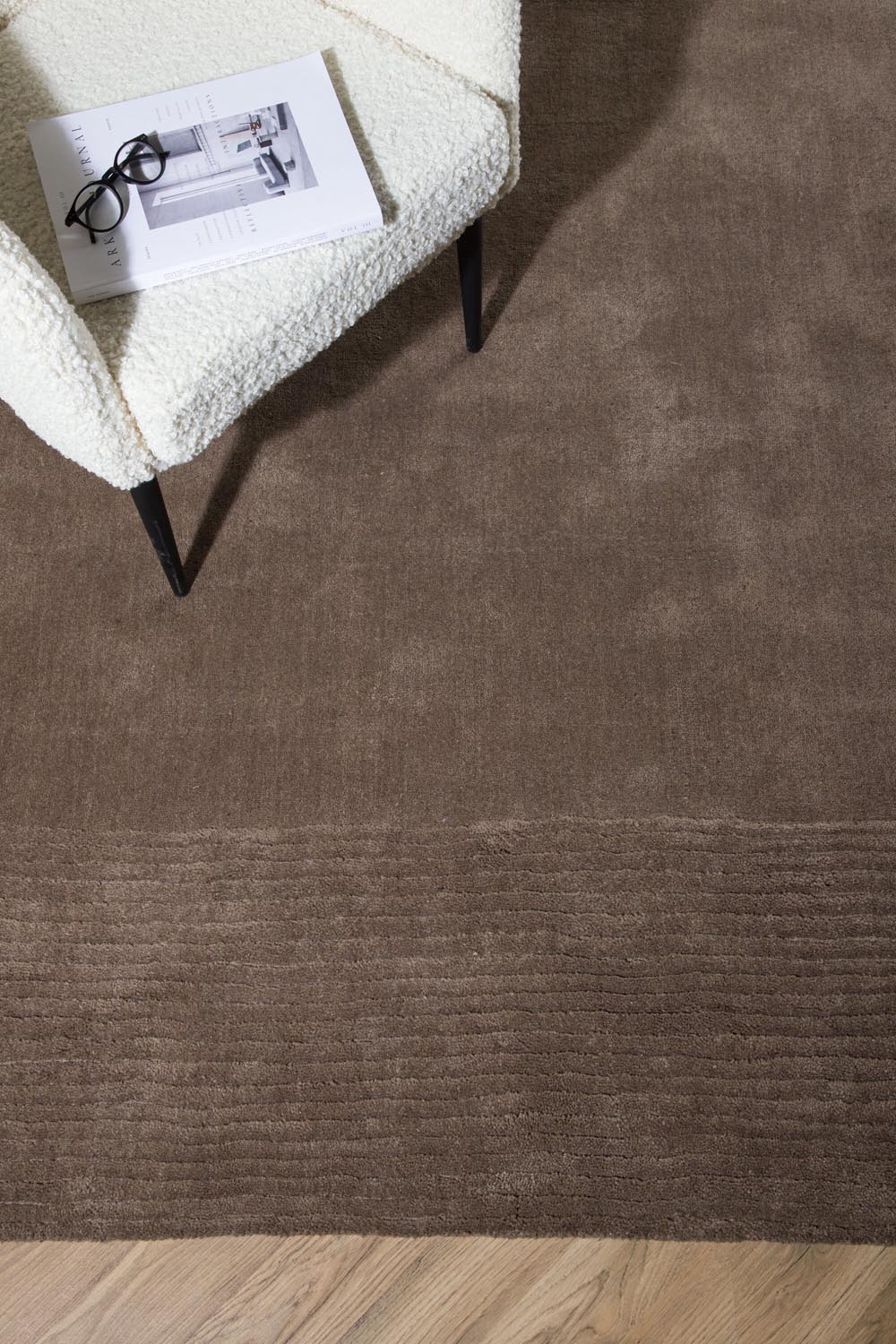 Matteo Teppich in Braun präsentiert im Onlineshop von KAQTU Design AG. Teppich ist von Venture Home
