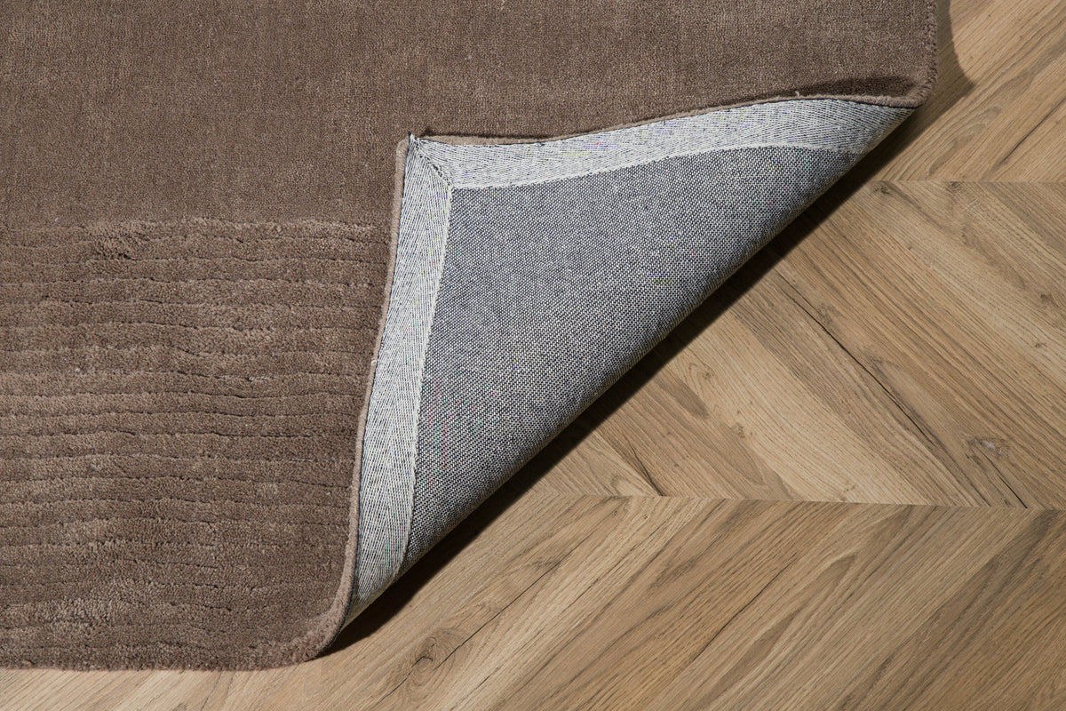 Matteo Teppich in Braun präsentiert im Onlineshop von KAQTU Design AG. Teppich ist von Venture Home