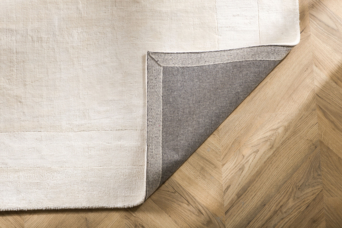 Boston Teppich in Weiss präsentiert im Onlineshop von KAQTU Design AG. Teppich ist von Venture Home