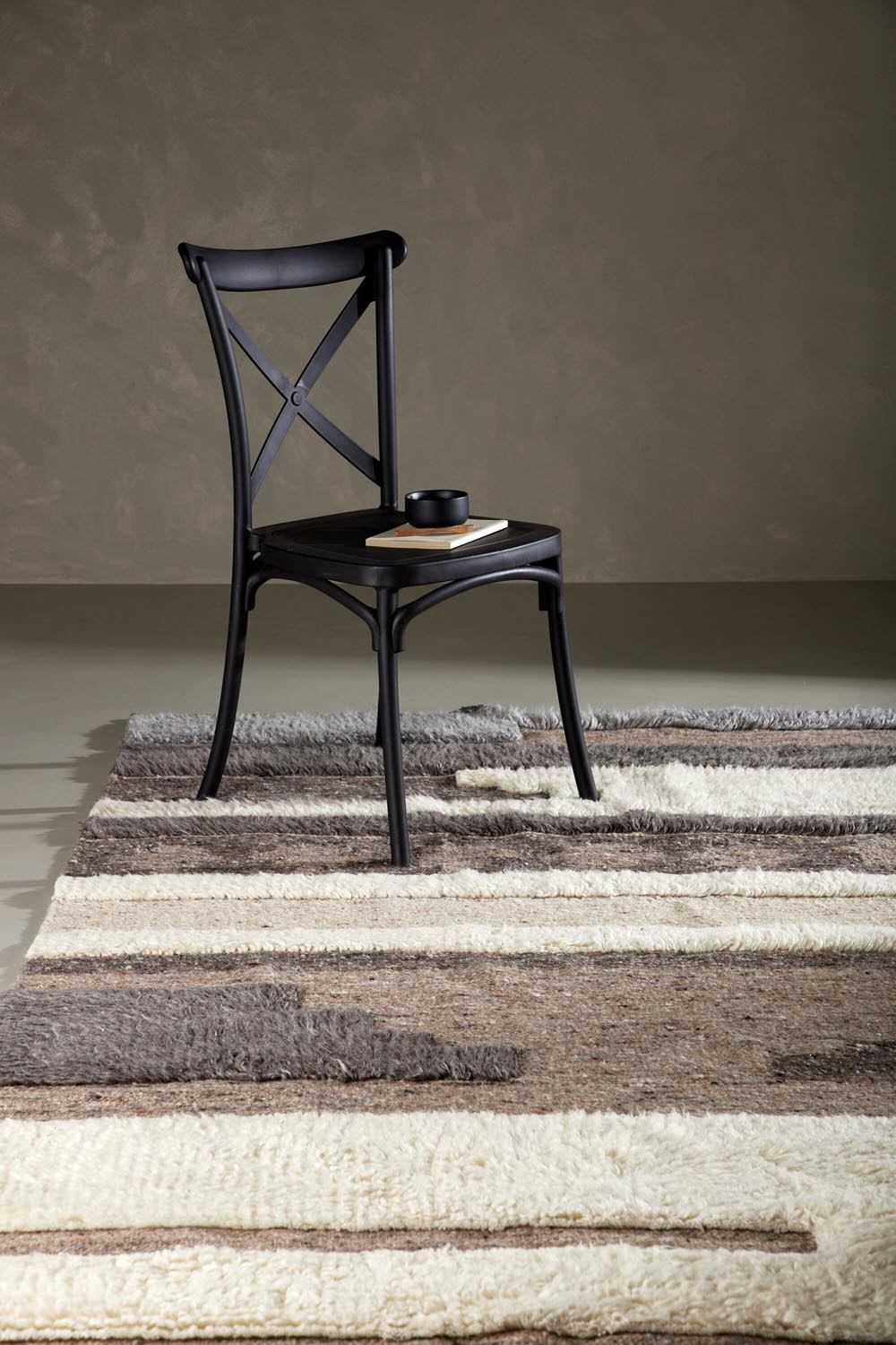Vincent Teppich in Weiss präsentiert im Onlineshop von KAQTU Design AG. Teppich ist von Venture Home