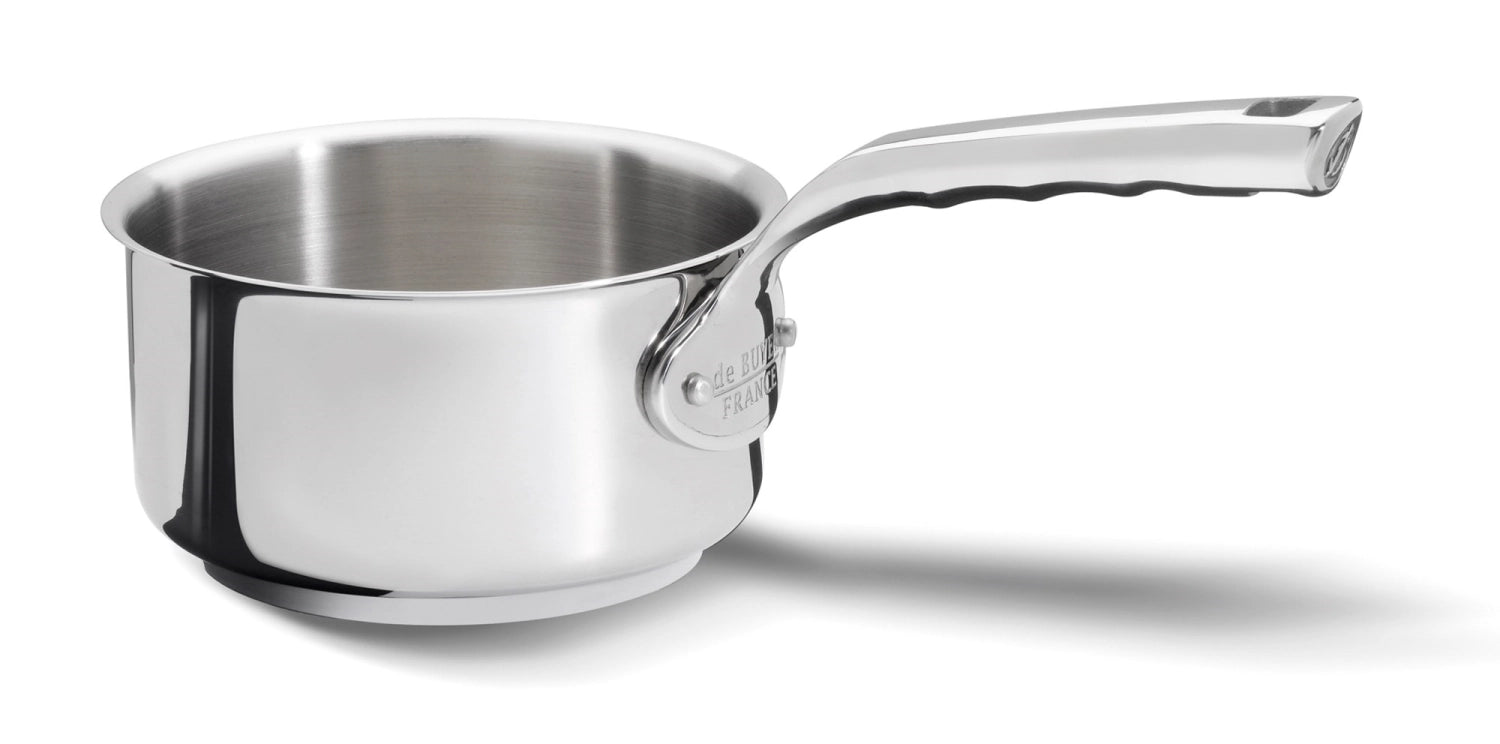 Entdecken Sie die MILADY Stielkasserolle Ø 16cm von de Buyer. Hochwertiger Edelstahl, ergonomischer Griff, ideal für Induktion und Antihaftbeschichtung.