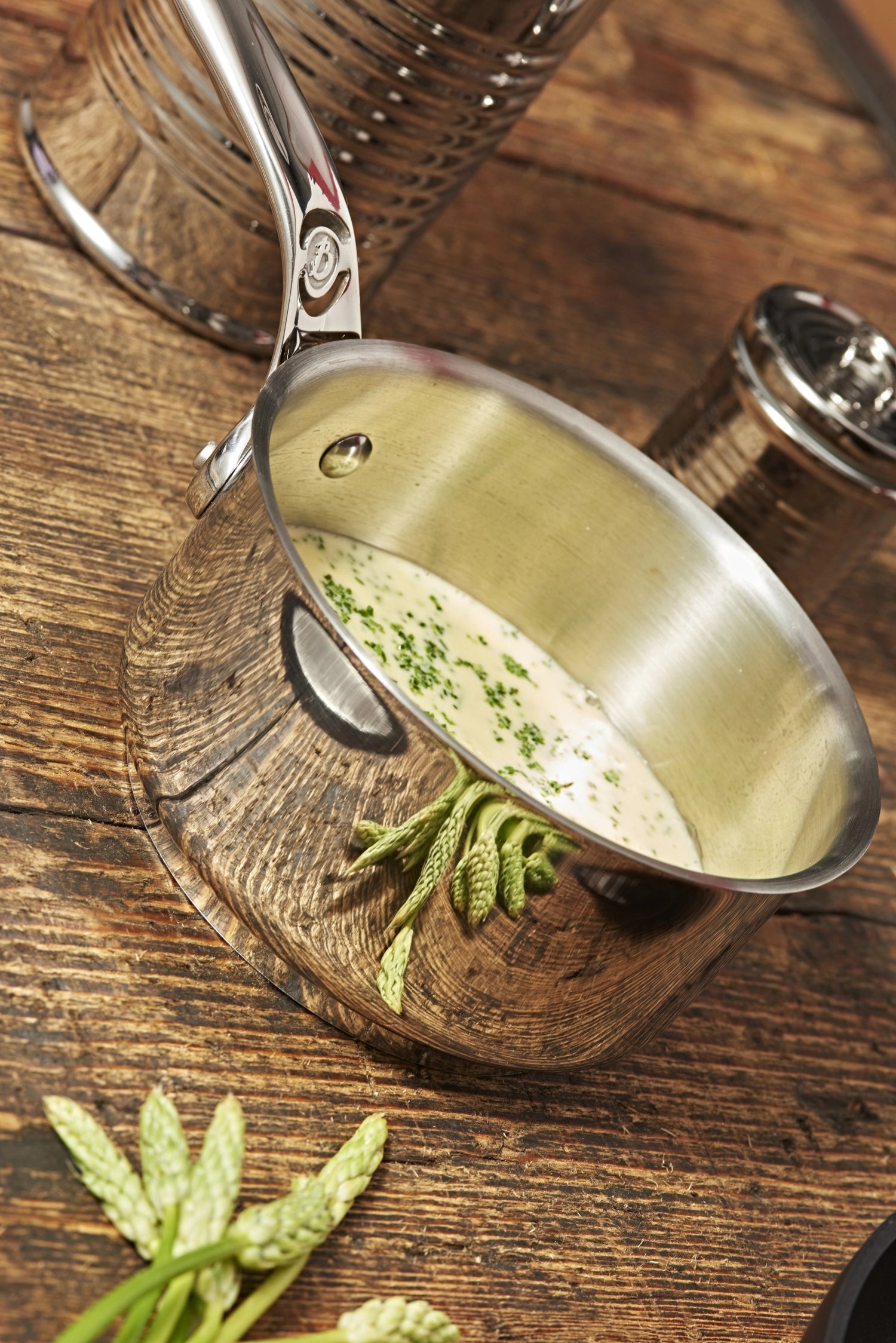 MILADY Stielkasserolle Ø 18cm von de Buyer, induktionsgeeignet, elegantes Design, ideal für präzises Kochen und Braten.