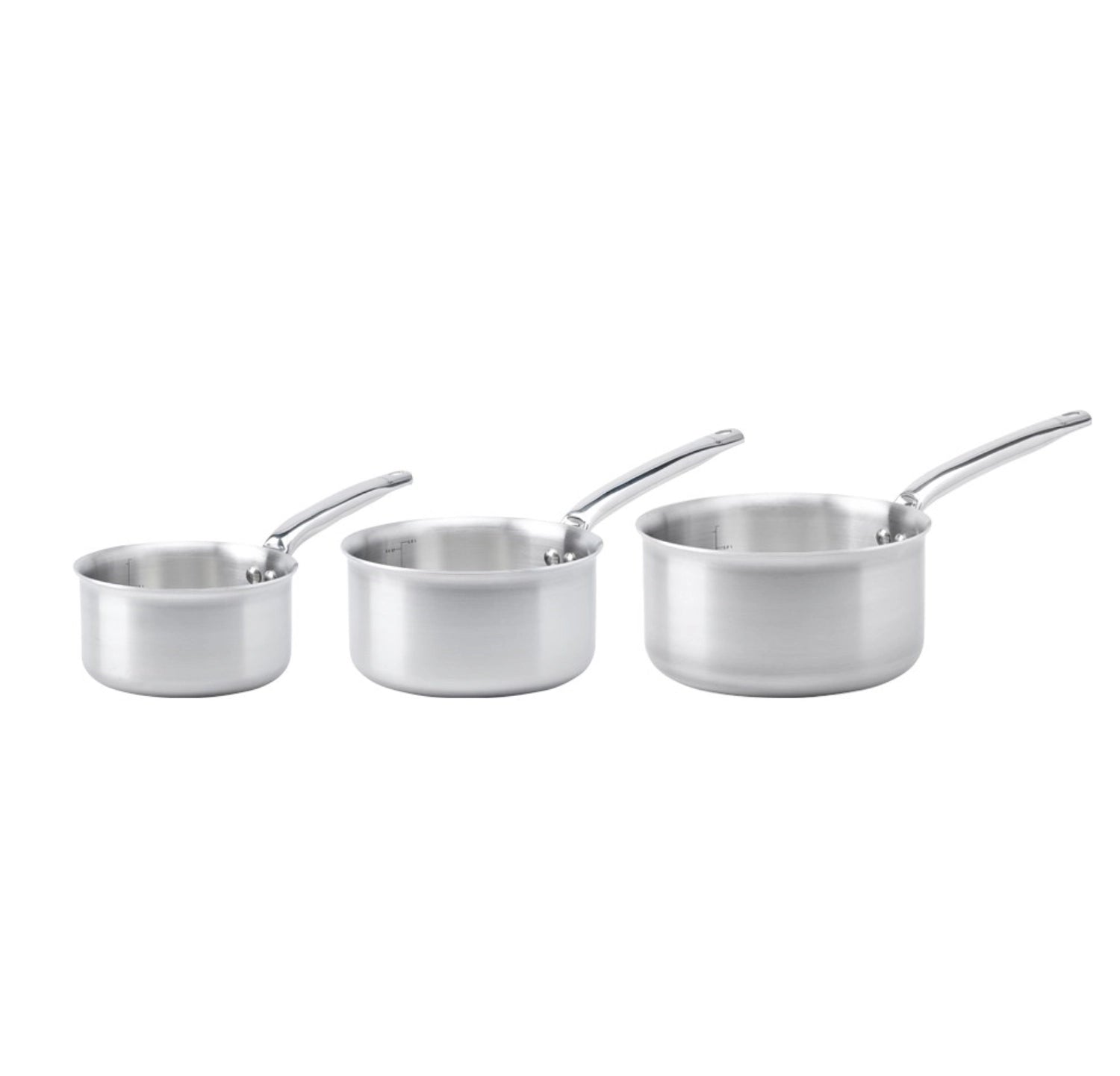 Drei hochwertige Kochtöpfe Alchimy von de Buyer in den Größen 16, 18 und 20 cm, ideal für vielseitiges Kochen und stilvolles Servieren.