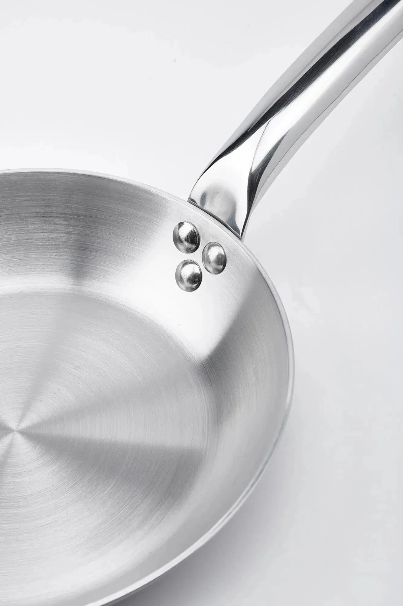Premium ALCHIMY 32 cm Pfanne von de Buyer für exzellentes Braten.