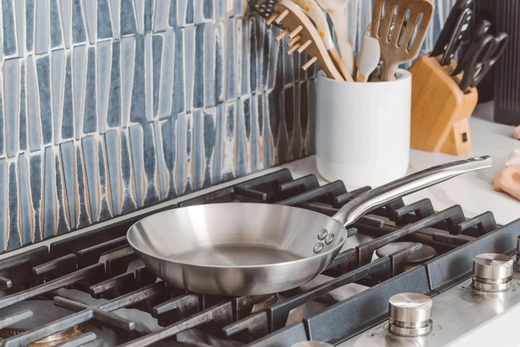 ALCHIMY 32 cm Pfanne von de Buyer – ideal für gleichmäßiges Braten.