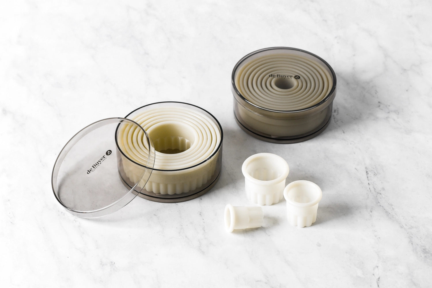 Hochwertiger 9-teiliges Ausstecherset aus Edelstahl, ideal für präzise Formen und kreative Backideen, Durchmesser von 2 bis 10 cm, Höhe 5 cm.