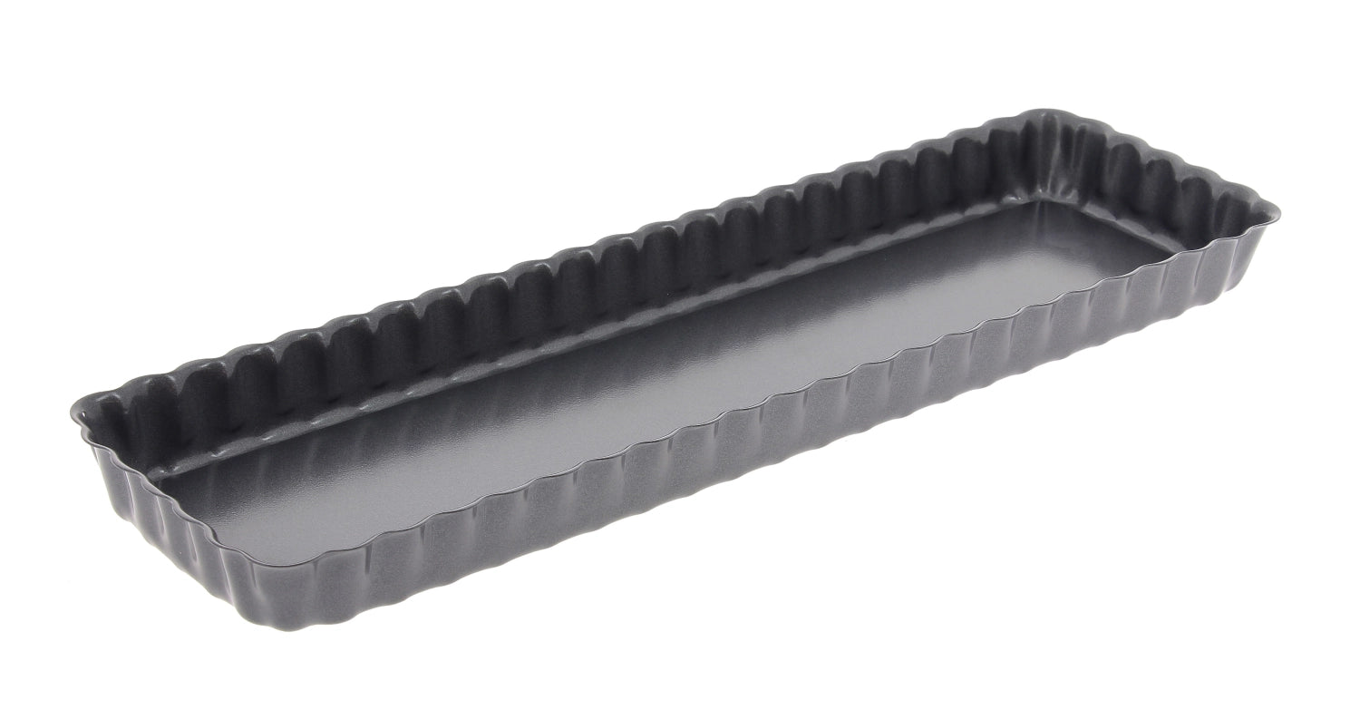 Elegante geriffelte Kuchenform von de Buyer, 20x8 cm, für kreative Backprojekte und gleichmäßige Ergebnisse beim Backen.