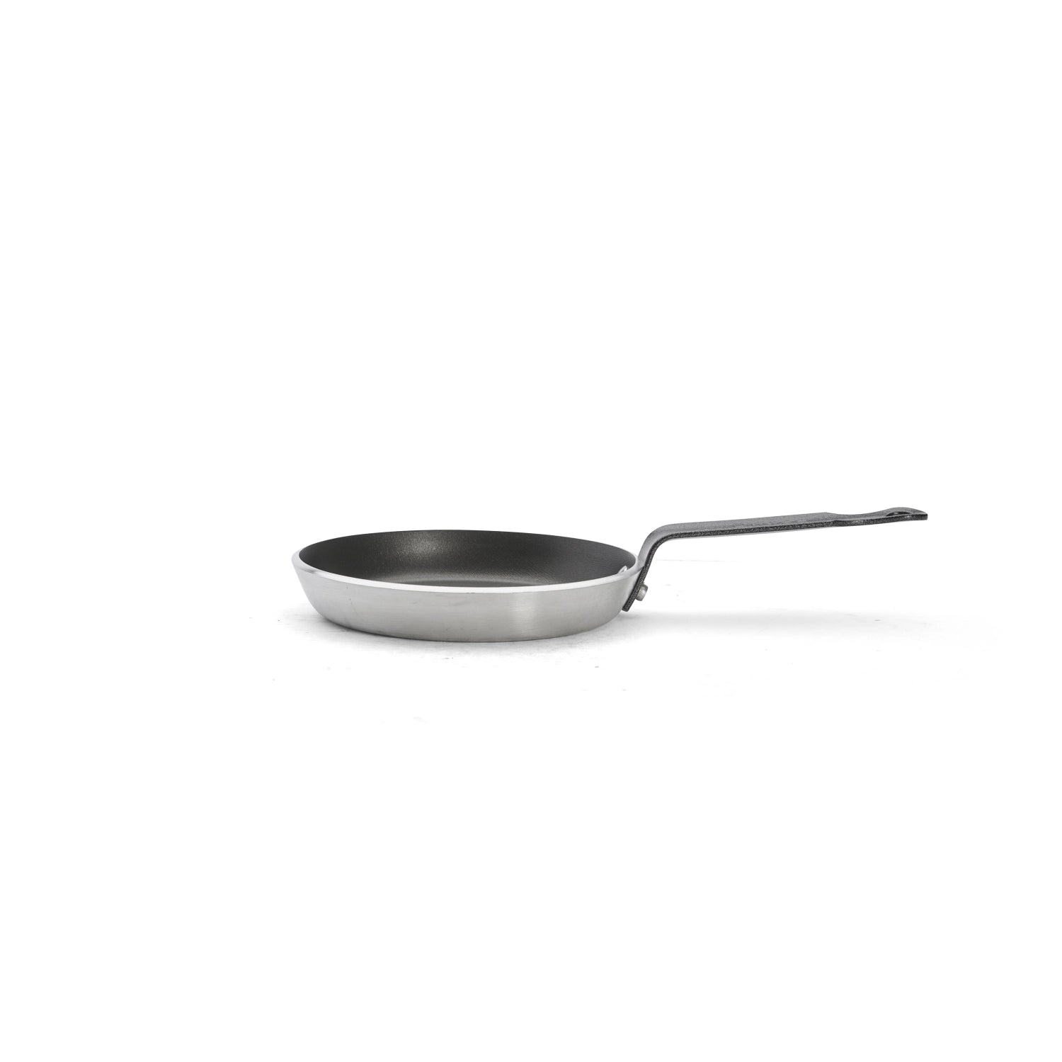 Kompakte Bratpfanne von de Buyer mit 14 cm Durchmesser, ideal für die Zubereitung von Blinis und anderen köstlichen Häppchen.