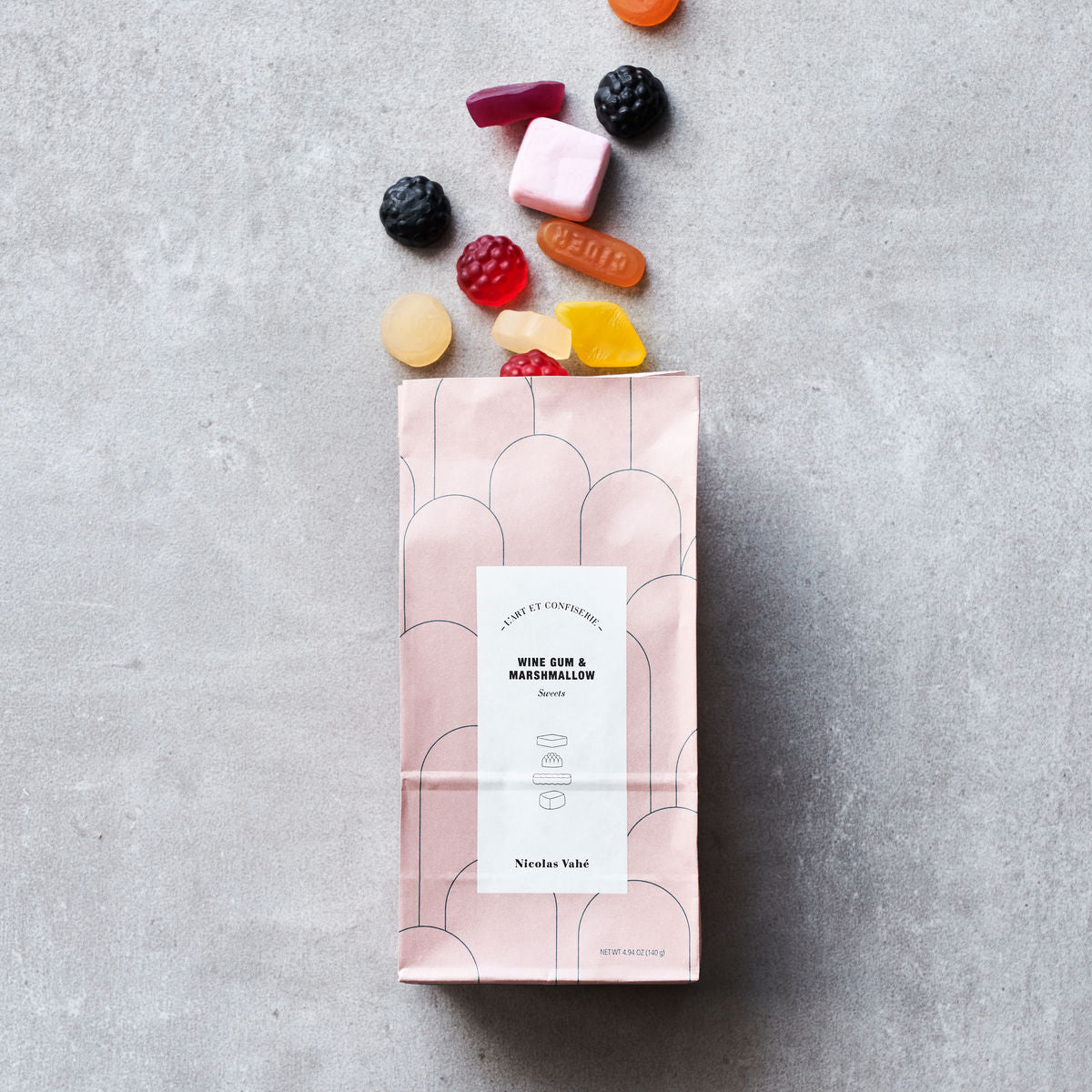 Sweets, wine gum & marshmallow in  präsentiert im Onlineshop von KAQTU Design AG. Lebensmittel ist von Nicolas Vahé