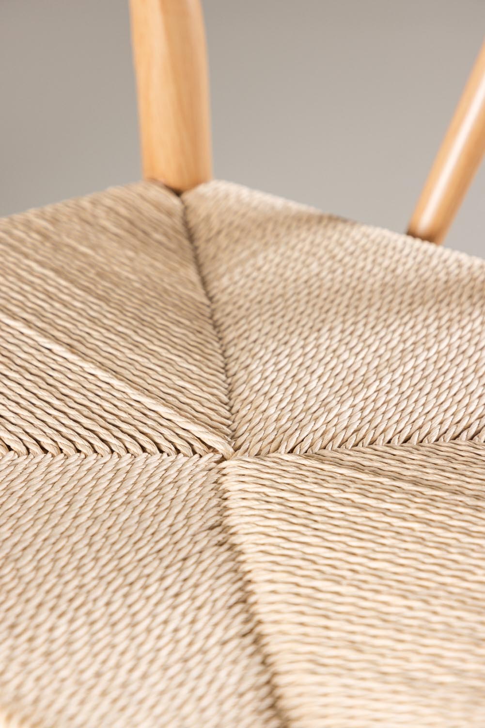 Alfons Esszimmerstuhl in Natur präsentiert im Onlineshop von KAQTU Design AG. Schalenstuhl mit Armlehne ist von Venture Home