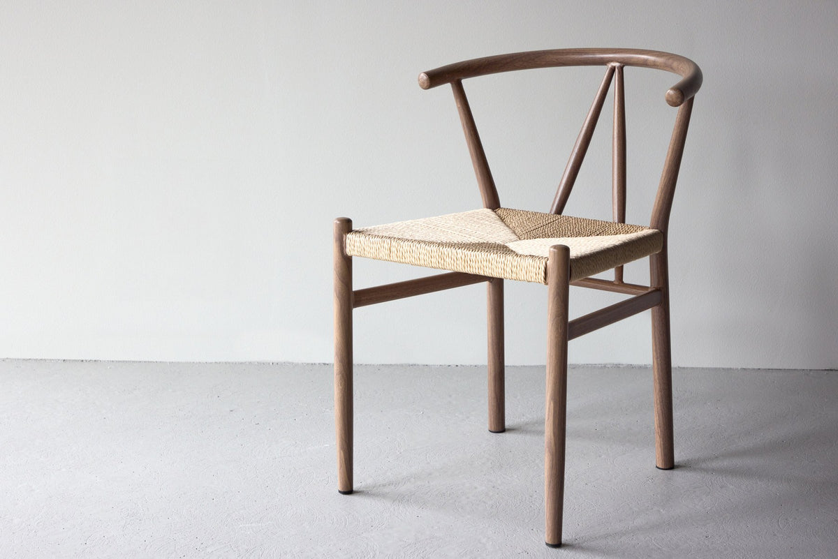 Esszimmerstuhl Alfons von Venture Home in Beige und Braun, Sitzfläche aus Rattan, Beine aus Stahl, schlichte skandinavische Form