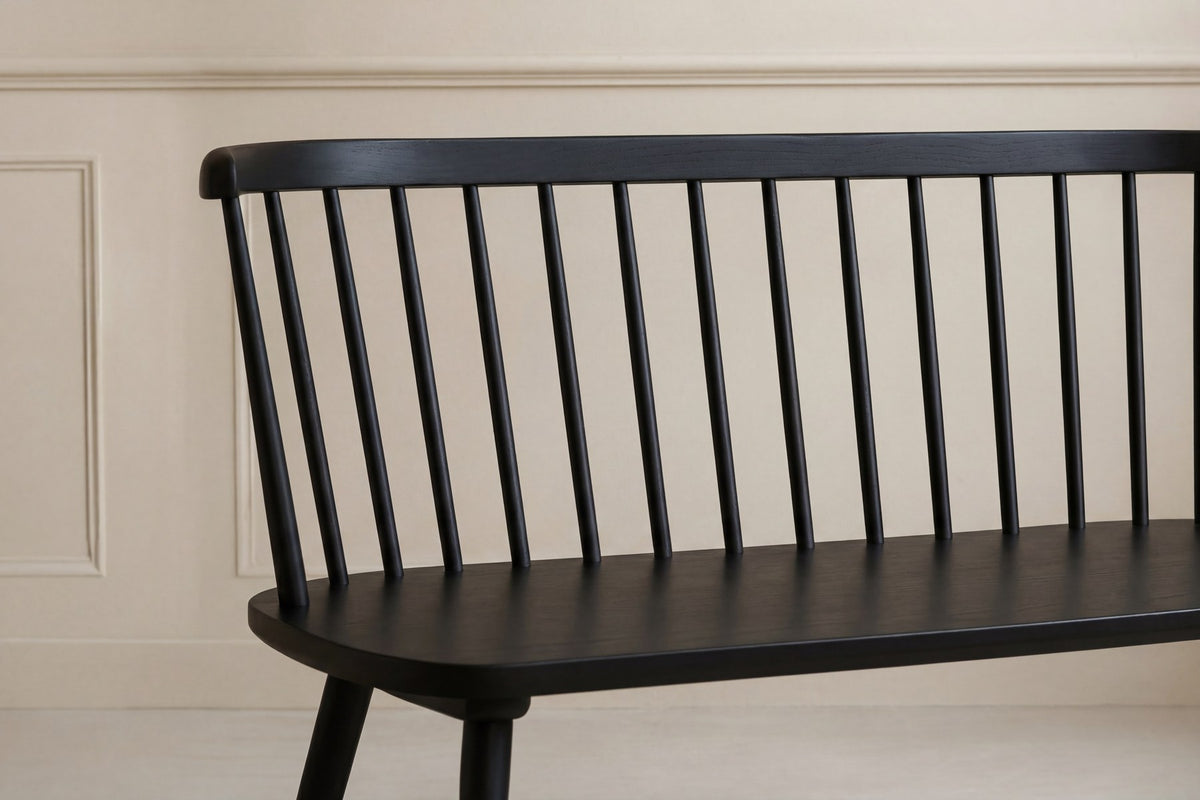 Schwarze Sitzbank Bobby aus Gummiholz von Venture Home mit geraden Linien, Masse 120 x 49 x 77 cm, Frontalansicht auf hellem Untergrund.