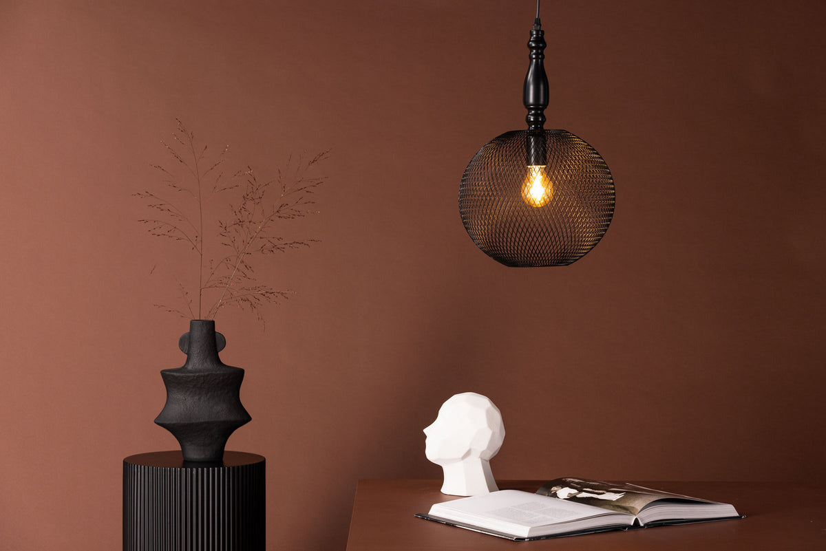 Valence Pendelleuchte in Schwarz präsentiert im Onlineshop von KAQTU Design AG. Pendelleuchte ist von Venture Home