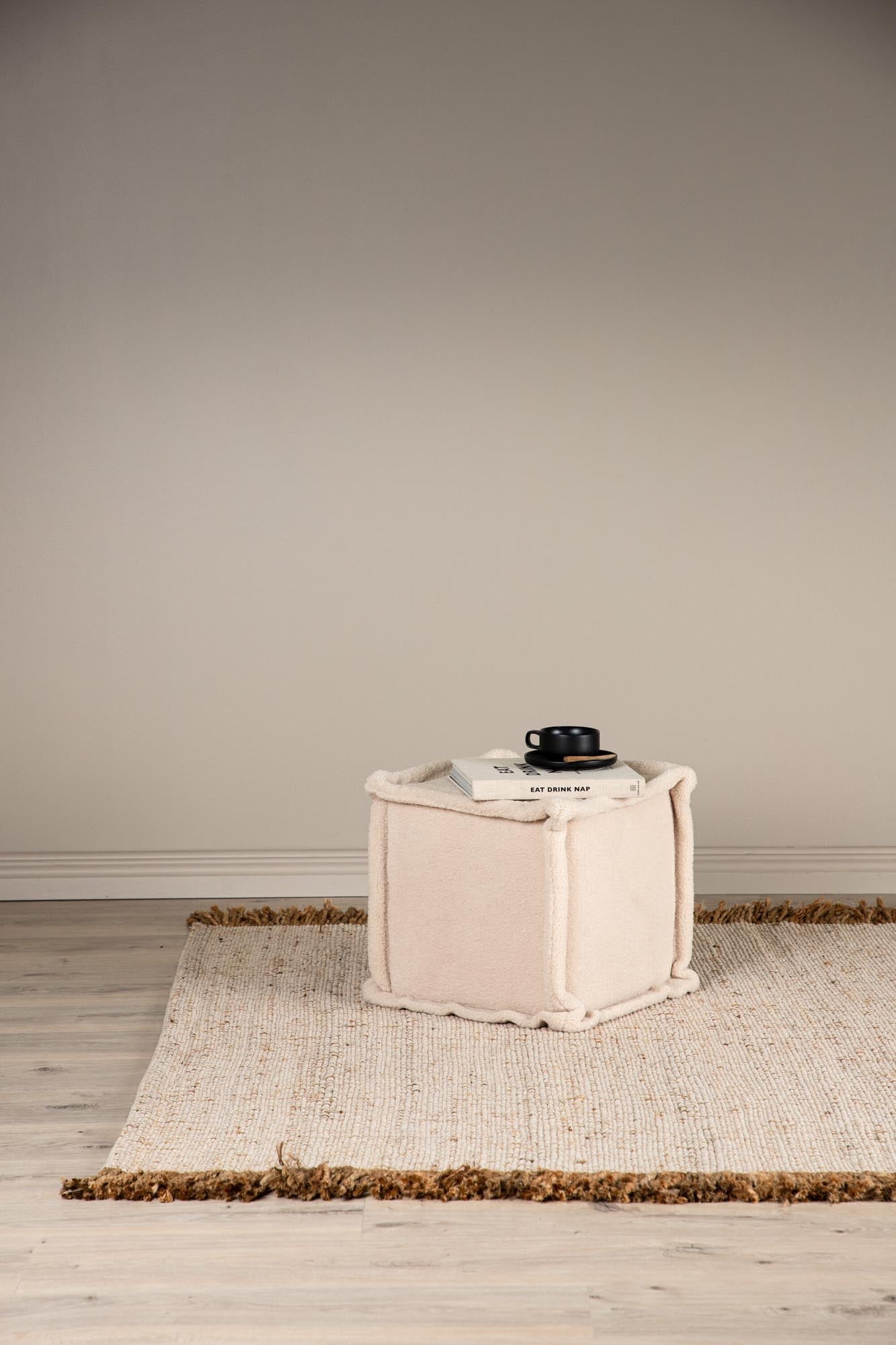 Emilio Teppich in Cremefarben präsentiert im Onlineshop von KAQTU Design AG. Teppich ist von Venture Home