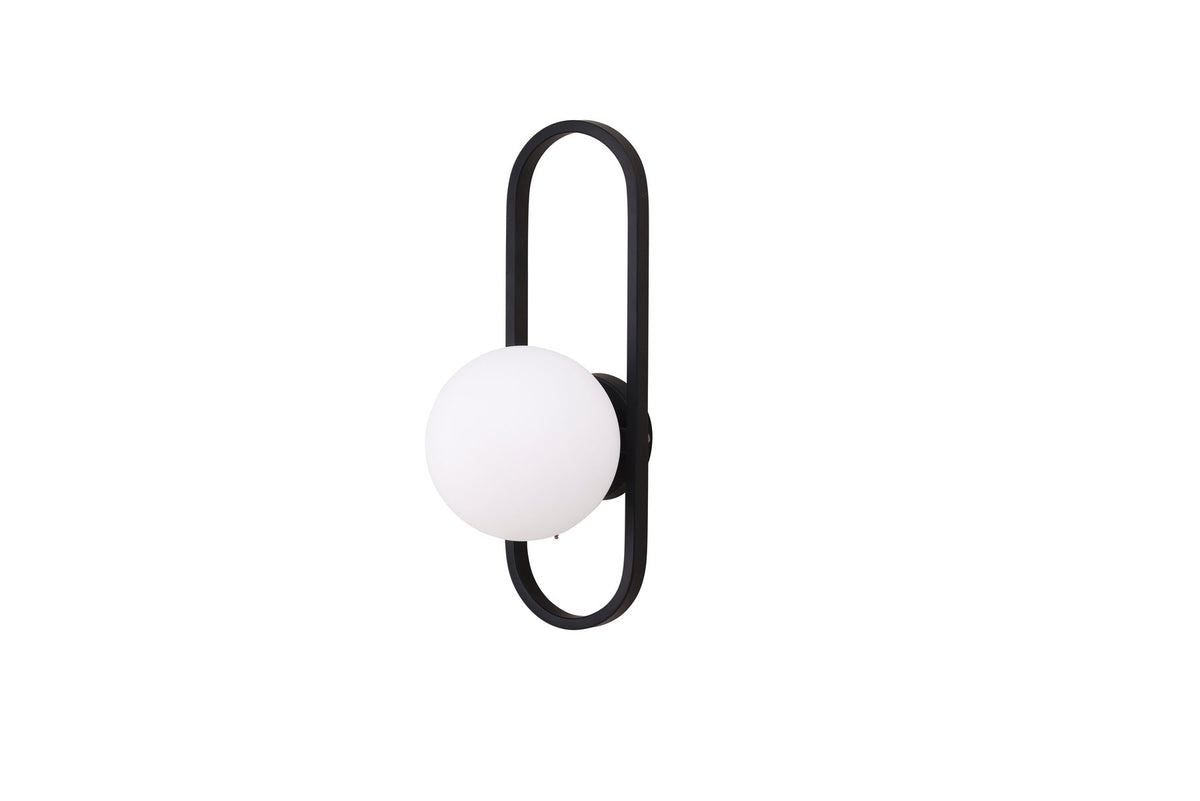 Alpes Wandleuchte in Schwarz präsentiert im Onlineshop von KAQTU Design AG. Wandleuchte ist von Venture Home
