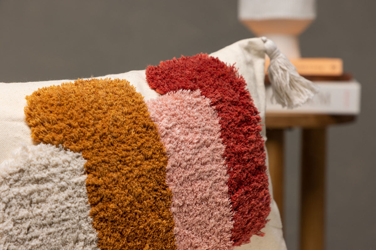 Joline Kissenbezug in Weiss präsentiert im Onlineshop von KAQTU Design AG. Deko Kissenbezug ist von Venture Home