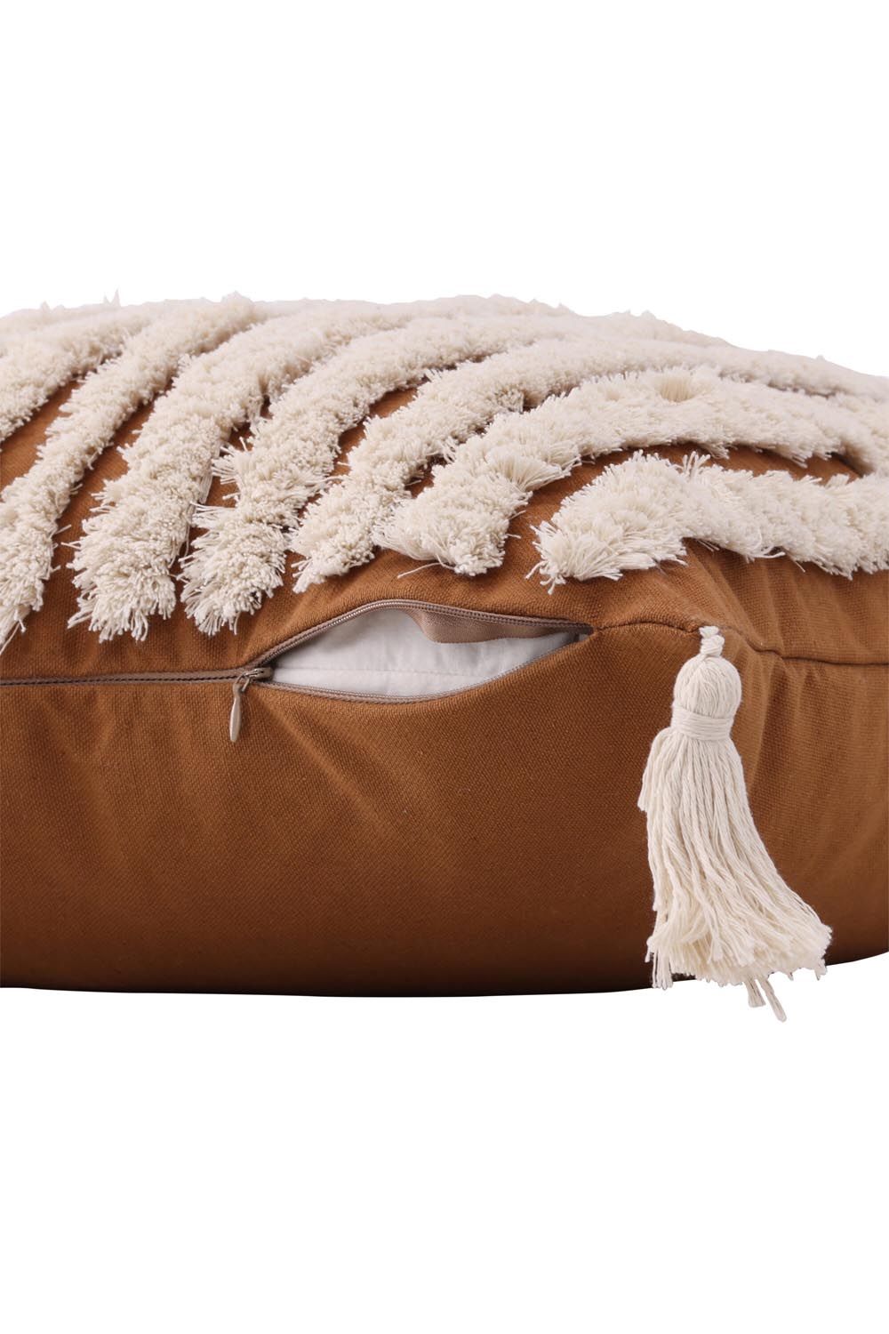 Elina Kissenbezug in Braun präsentiert im Onlineshop von KAQTU Design AG. Deko Kissenbezug ist von Venture Home