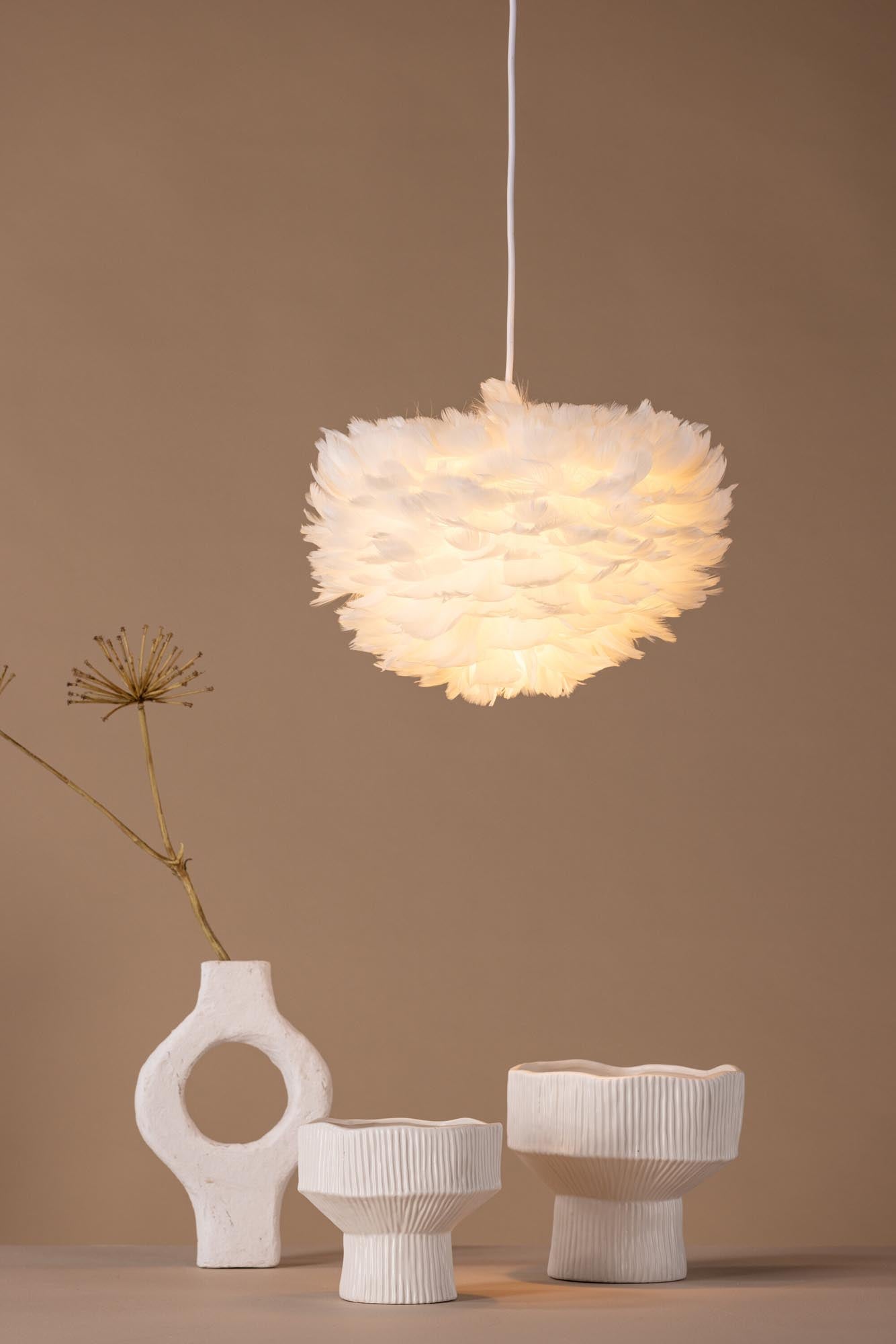Nicola Pendelleuchte in Weiss präsentiert im Onlineshop von KAQTU Design AG. Pendelleuchte ist von Venture Home