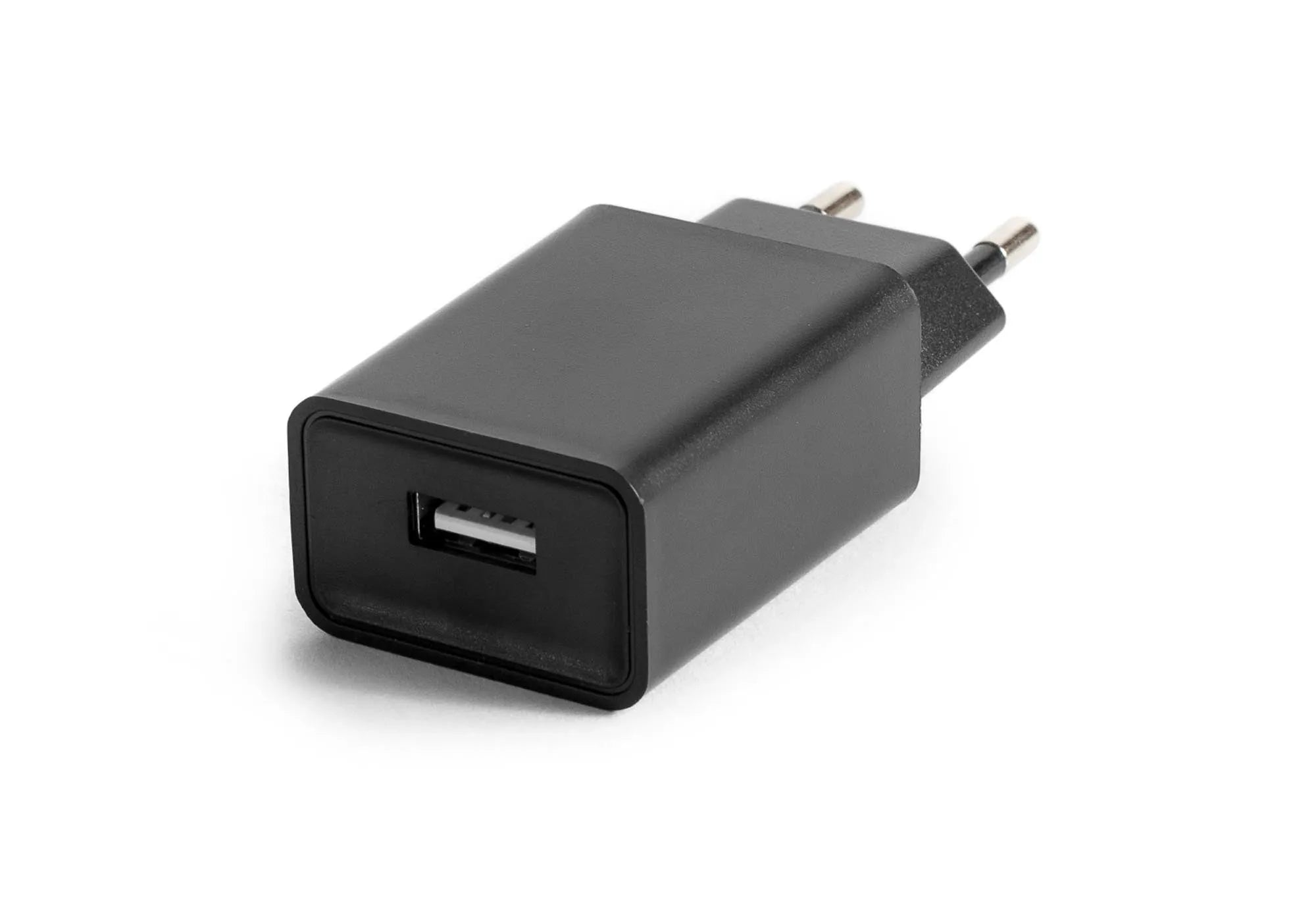 Kompakter USB-A Adapter von Humble Light: 5V, 2A, robust, ideal für Smartphones & Tablets, CE-zertifiziert, perfekt für unterwegs.