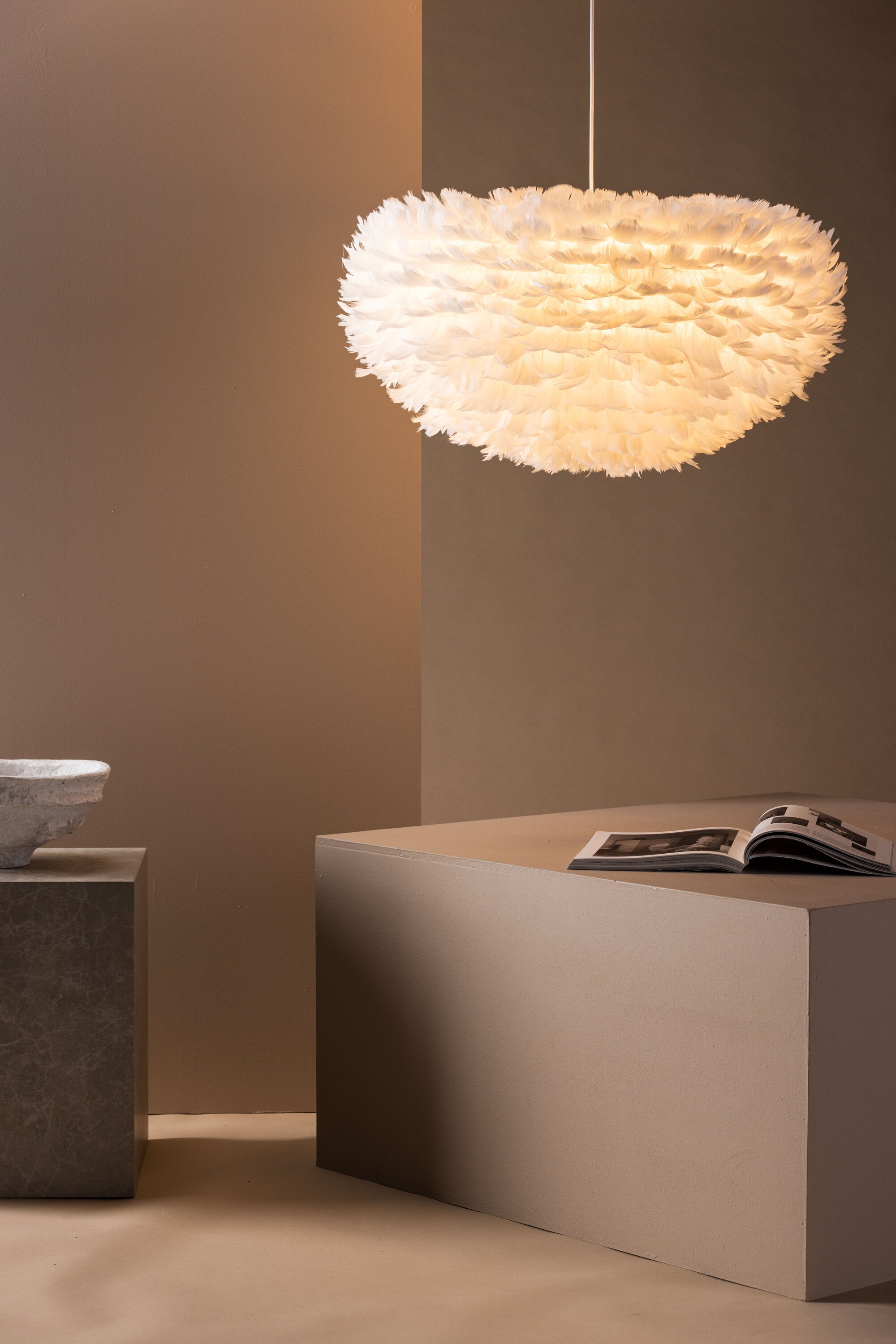 Nicola Pendelleuchte in Weiss präsentiert im Onlineshop von KAQTU Design AG. Pendelleuchte ist von Venture Home