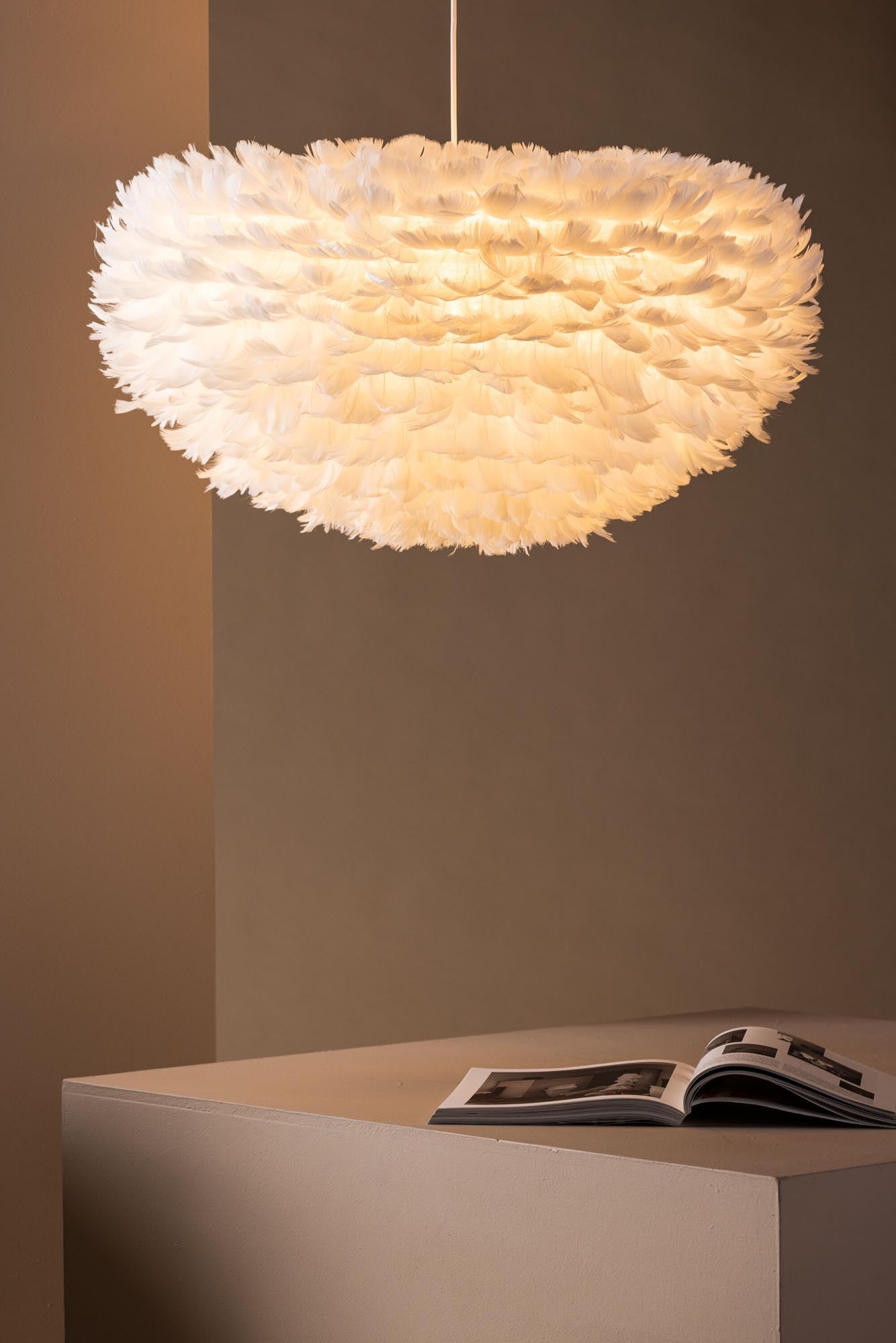 Nicola Pendelleuchte in Weiss präsentiert im Onlineshop von KAQTU Design AG. Pendelleuchte ist von Venture Home