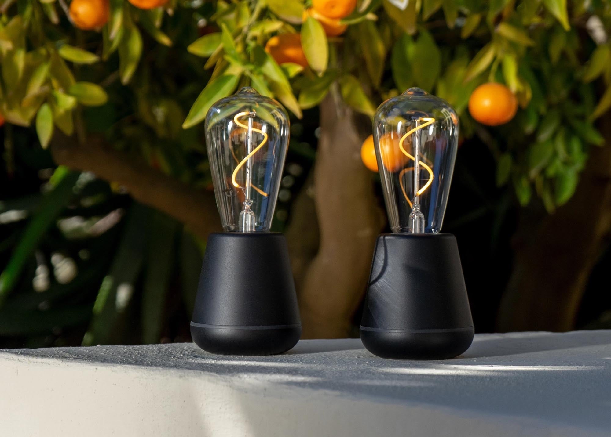 Humble one Outdoor table light black IP65 in Black präsentiert im Onlineshop von KAQTU Design AG. Tischleuchte ist von Humble Light