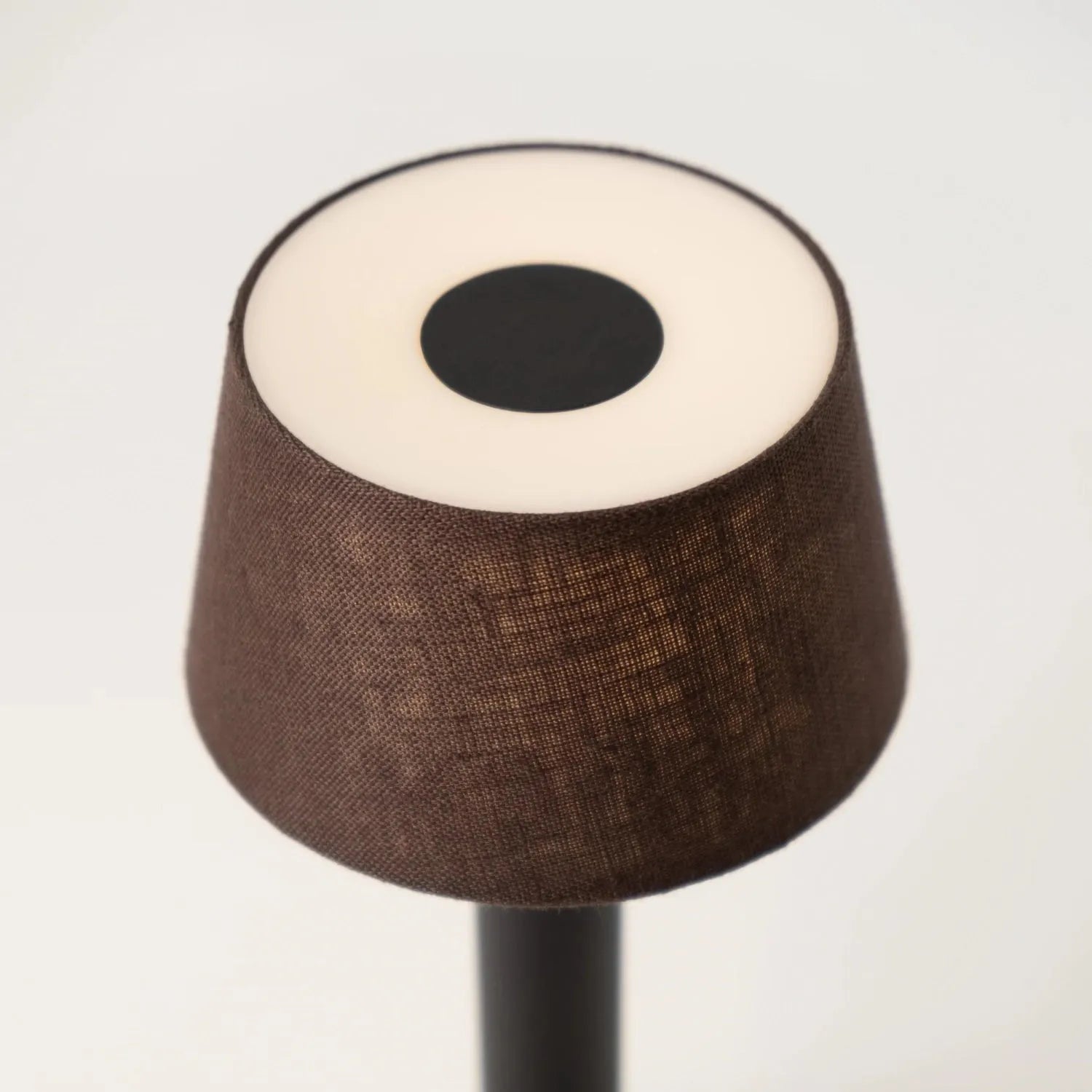 Humble Light: Moderne Leinenlampe in Schwarz-Braun, 21.2x8.8 cm.