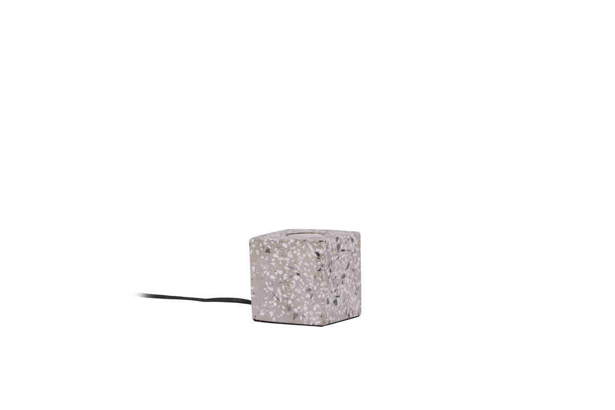 Rilche Tischleuchte in Weiss präsentiert im Onlineshop von KAQTU Design AG. Tischleuchte ist von Venture Home