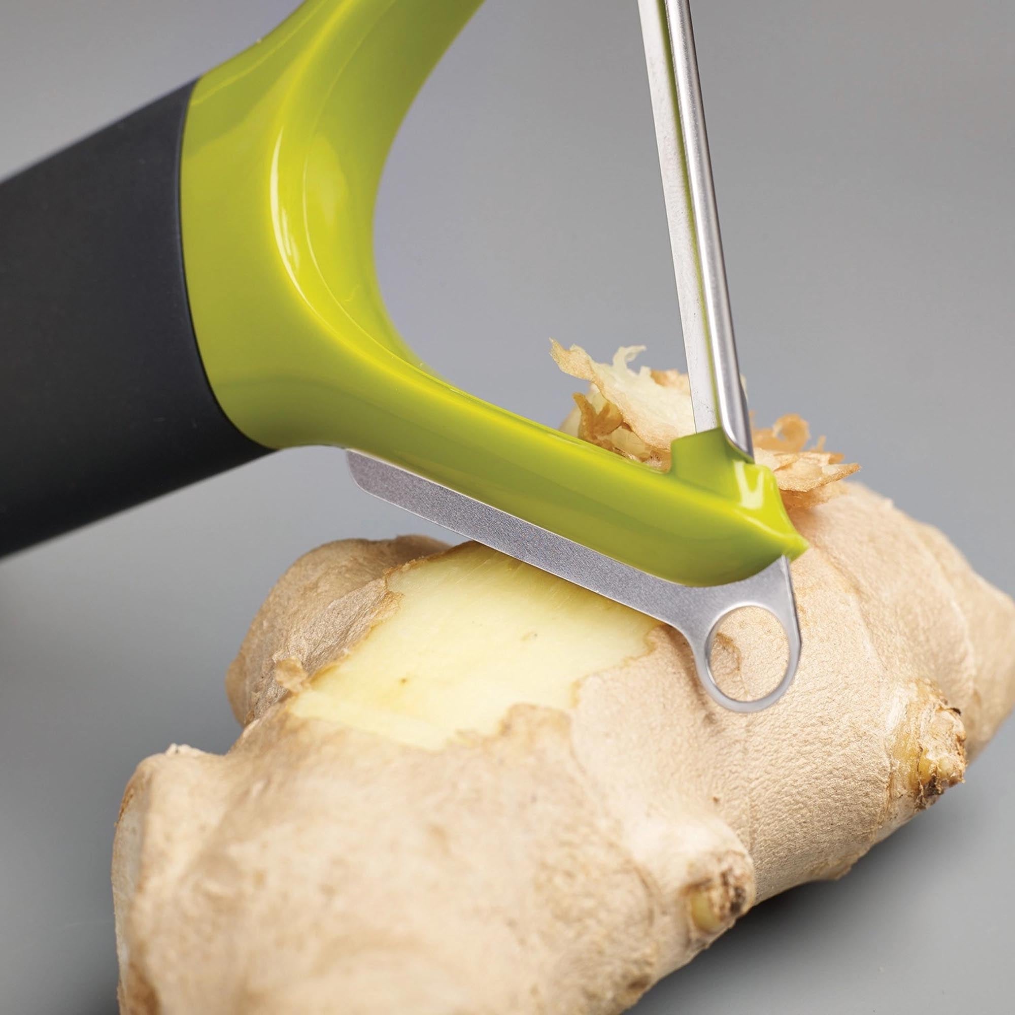 Erleben Sie den MultiPeel Y-Schäler von Joseph Joseph: Ein eleganter, robuster Küchenhelfer in frischem Grün, ideal für schnelles und einfaches Schälen!