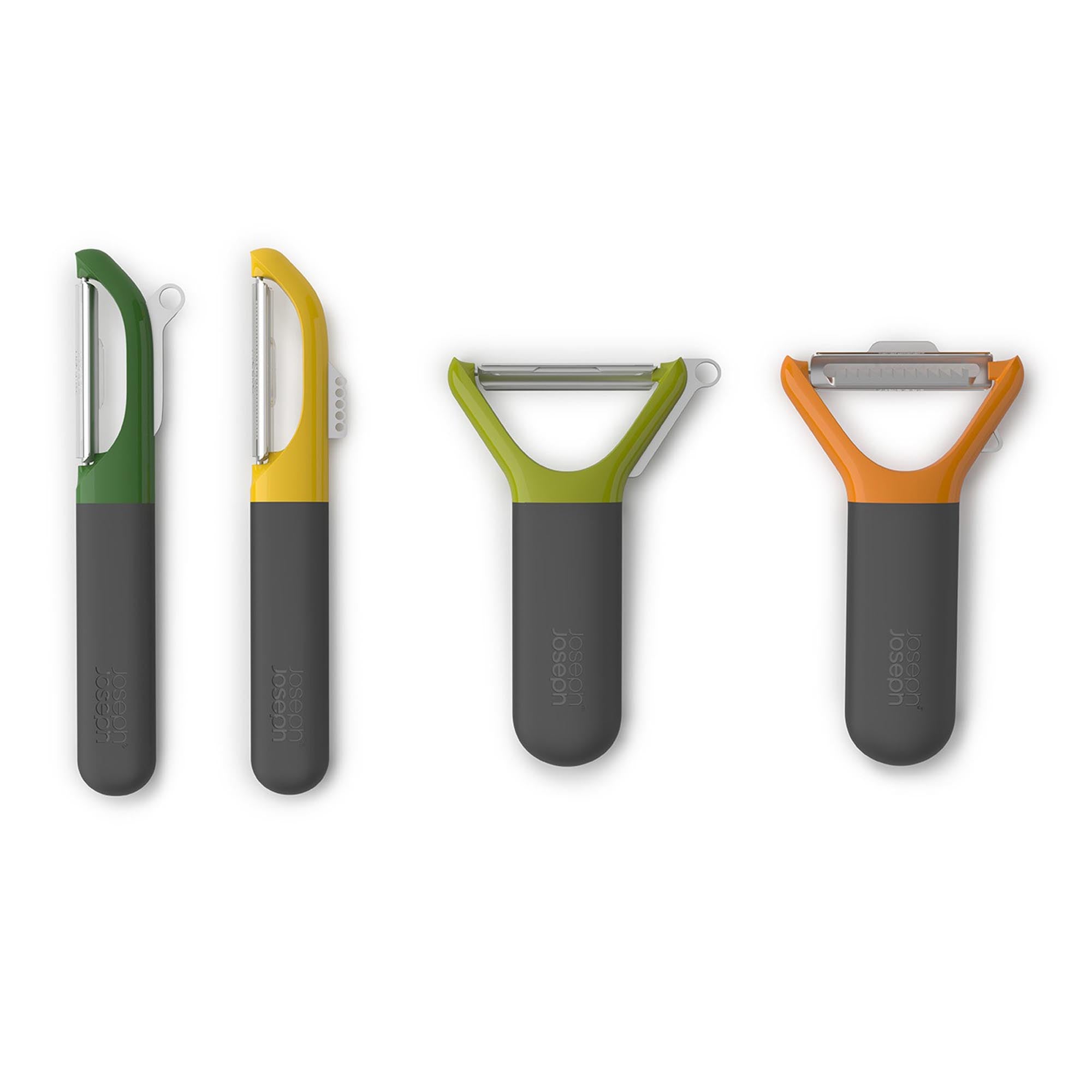 Entdecken Sie den praktischen MultiPeel Schäler von Joseph Joseph in elegantem Dunkelgrün. Kompakt, robust und spülmaschinenfest – für müheloses Schälen!