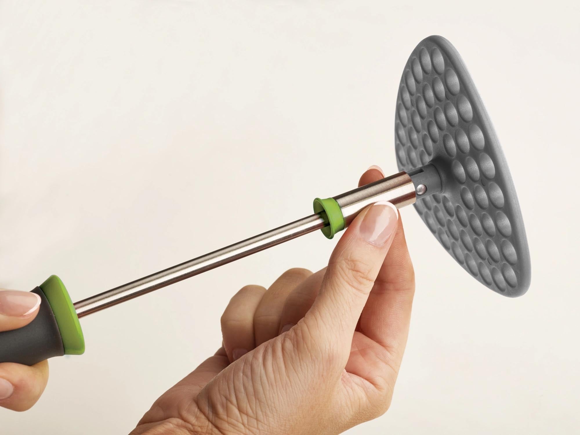 Delta Kartoffelstampfer: Innovatives Design für müheloses Stampfen.