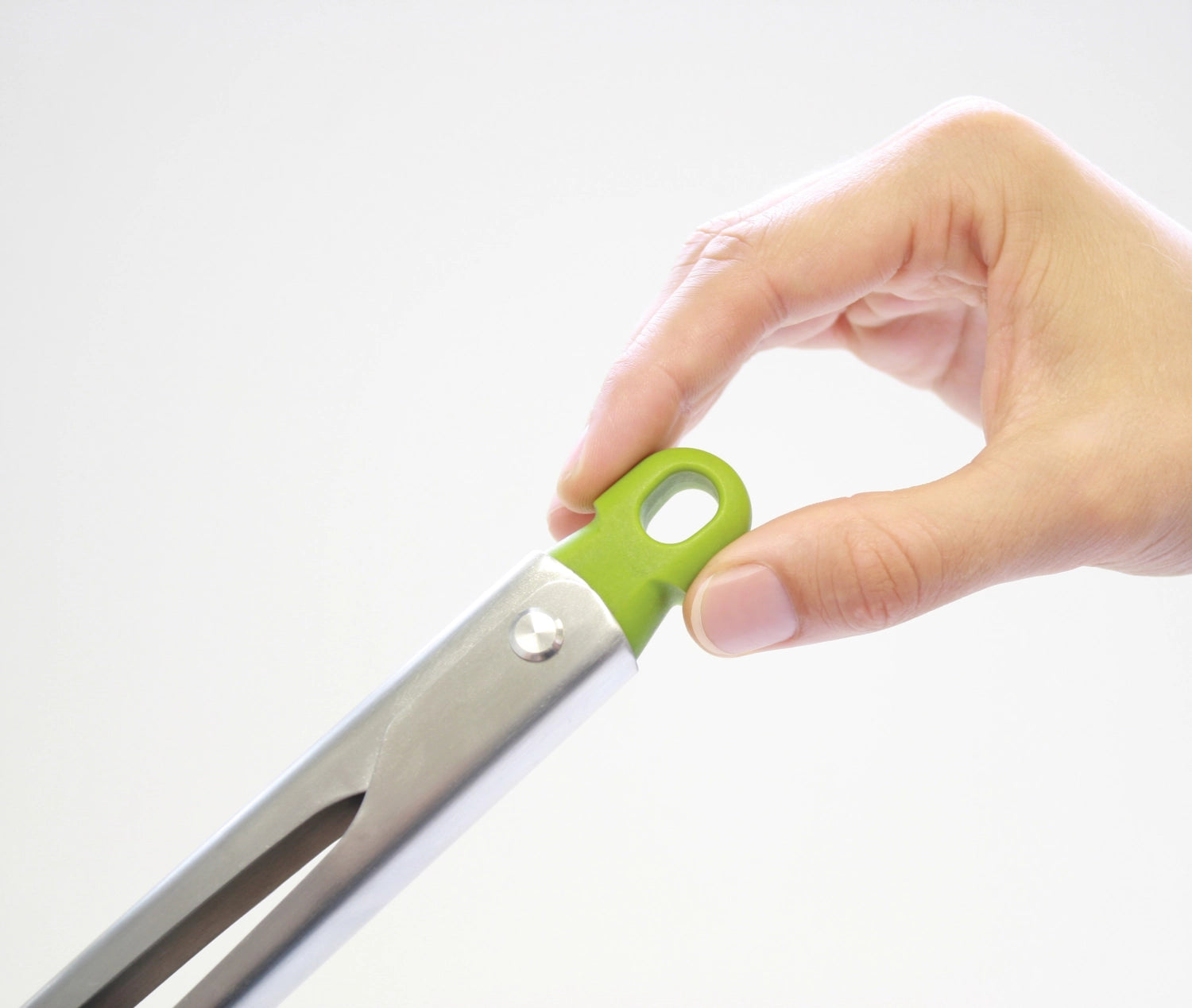 Stylische grüne Silikonzange von Joseph Joseph, 30,5 cm lang, ideal für sicheres Handling von Speisen, rutschfester Griff und hitzebeständig.