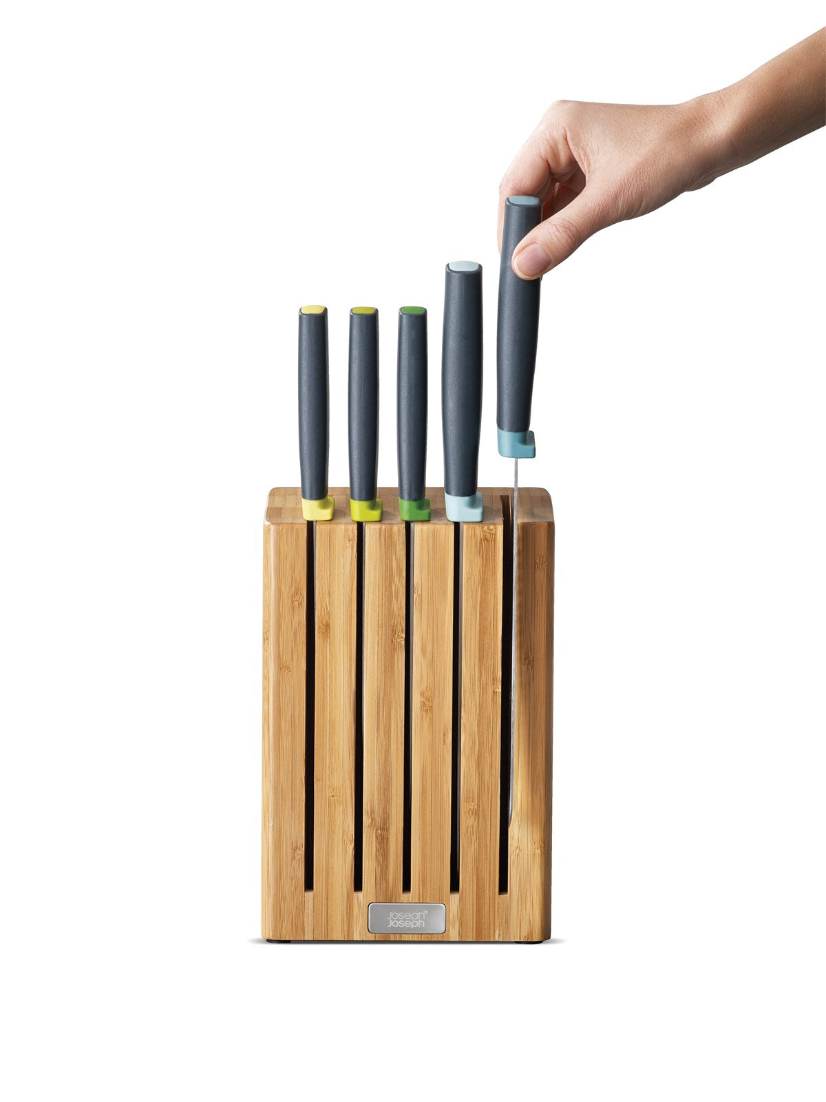 Eleganter 5-tlg. Elevate Messerblock aus Bambus von Joseph Joseph: Schäl-, Koch-, Santoku- und Brotmesser mit innovativer Aufhängung.