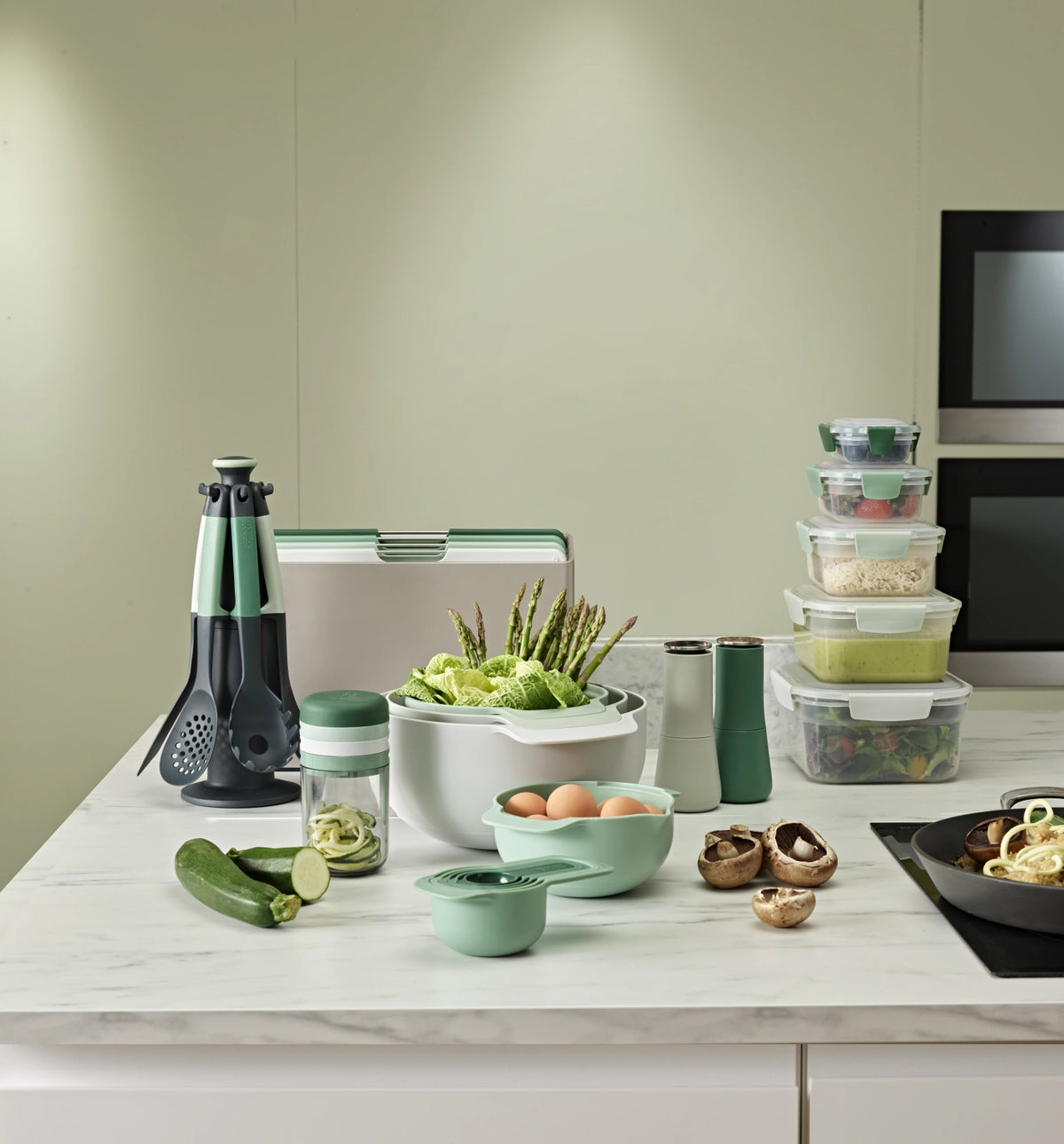 Elevate Sage Karussell 6-tlg., assort., H 35cm in Schwarz präsentiert im Onlineshop von KAQTU Design AG. Küchenhelfer ist von Joseph Joseph