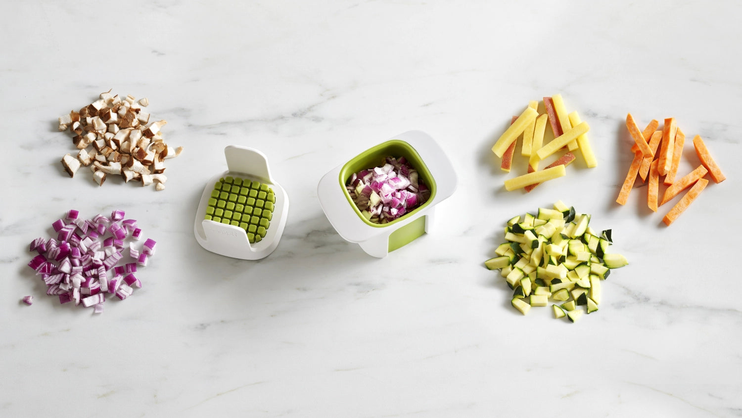 ChopCup von Joseph Joseph: innovativer Gemüsehacker für schnelles und einfaches Zerkleinern von Gemüse und Kräutern, ideal für gesunde Küche.