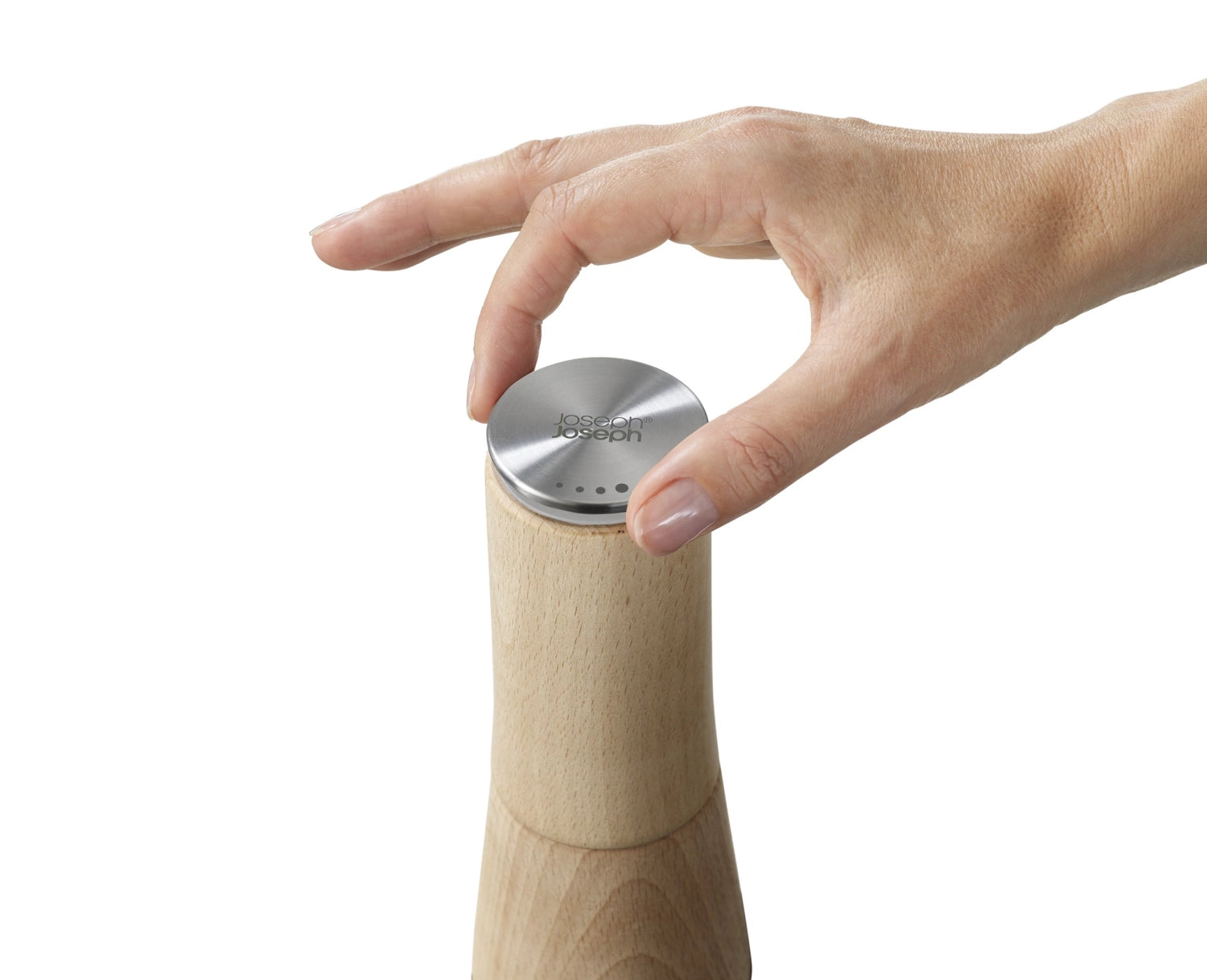 Stilvolle 19 cm Salzmühle aus hochwertigem Holz von Joseph Joseph, sorgt für müheloses und sauberes Würzen ohne lästige Krümel.