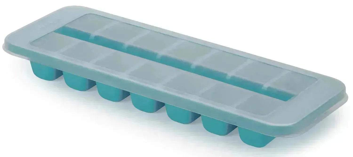 Flow Easy-fill Eiswürfelbehälter in Blau präsentiert im Onlineshop von KAQTU Design AG. Eiswürfelform ist von Joseph Joseph