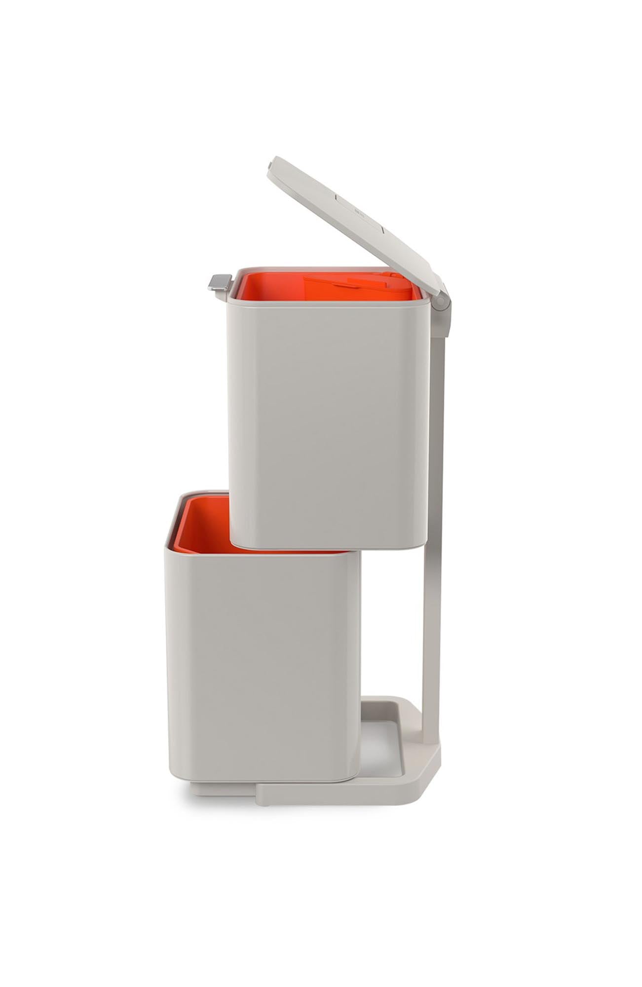 Eleganter 60L Mülleimer von Joseph Joseph: robust, stilvoll, mit Soft-Close-Deckel und Recyclingtrennung. Ideal für Familien.
