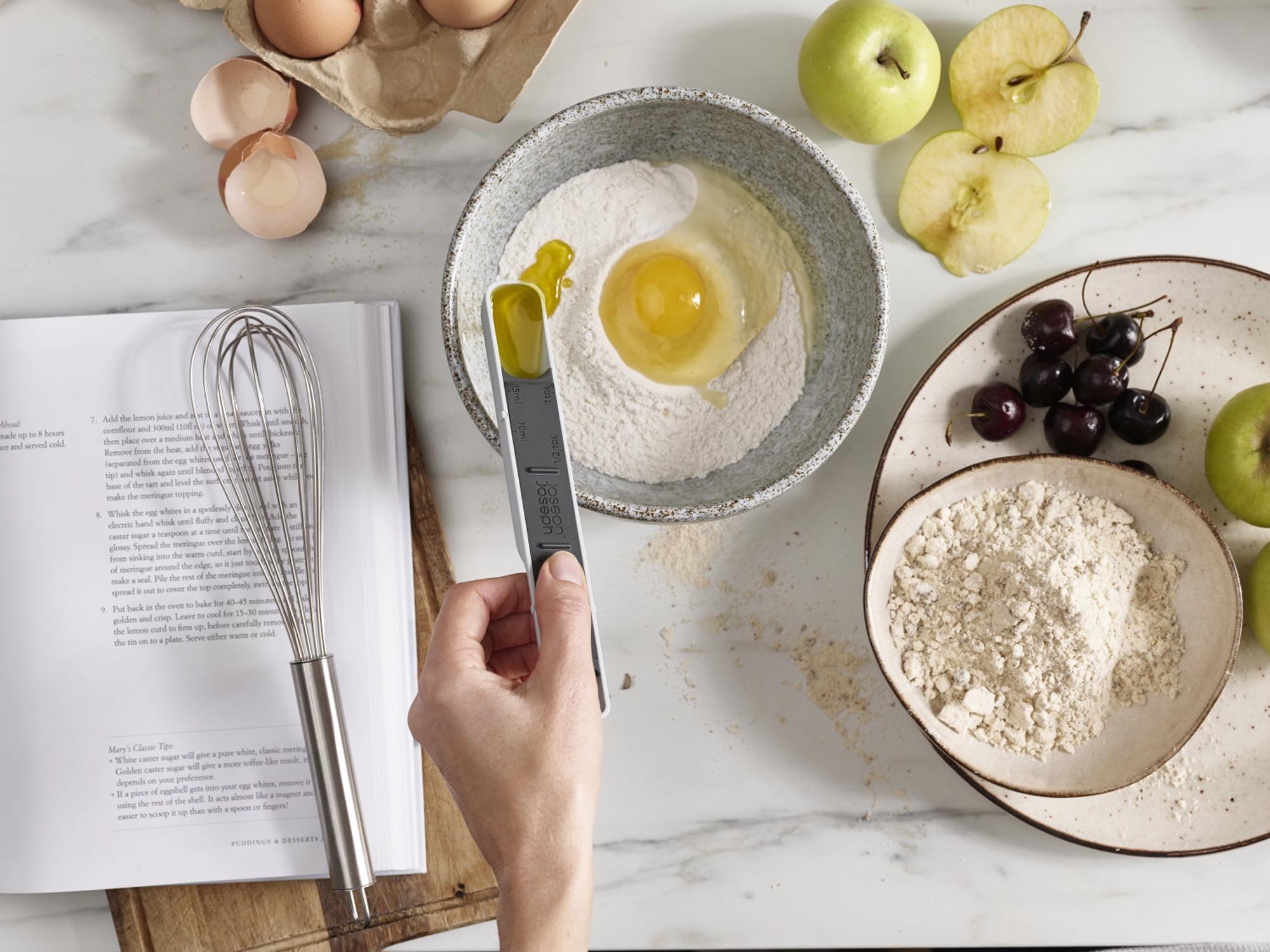 Entdecken Sie den blauen Measure-Up Messlöffel von Joseph Joseph – Ihr praktischer Küchenhelfer für präzise Dosierungen und stilvolles Kochen!