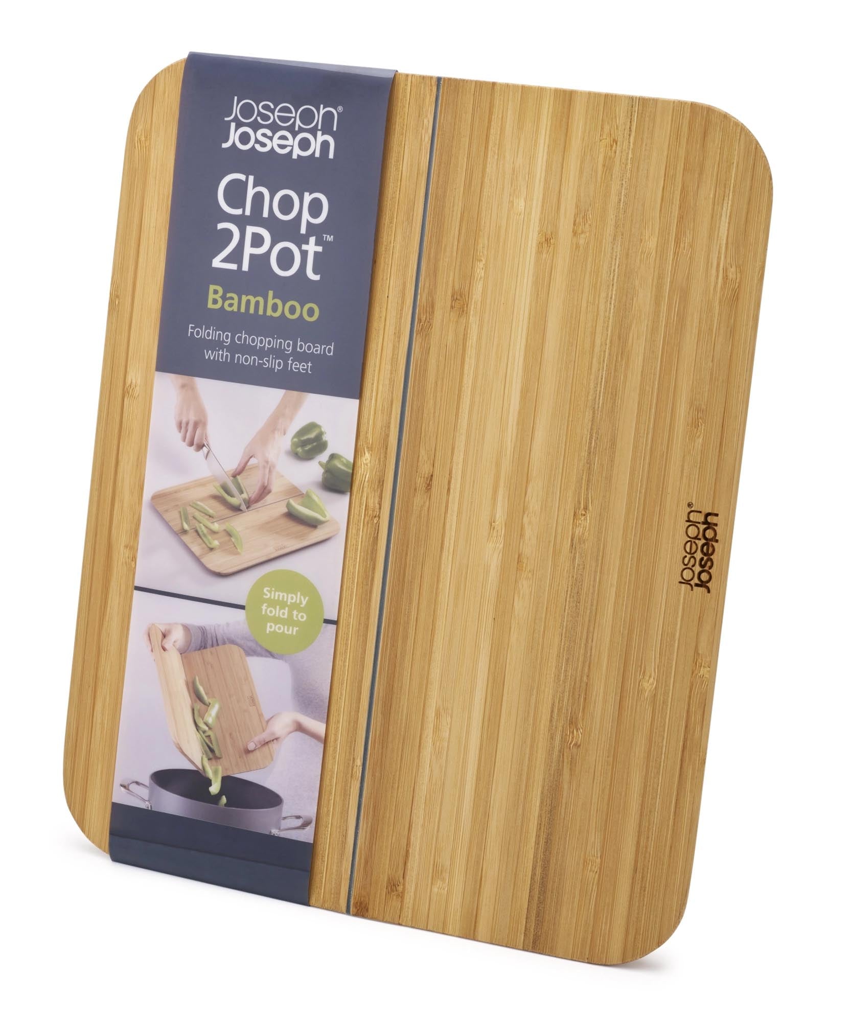 Erleben Sie das Chop2Pot Bamboo Faltschneidebrett von Joseph Joseph – ein elegantes, funktionales Küchenutensil für müheloses Schneiden und Servieren!