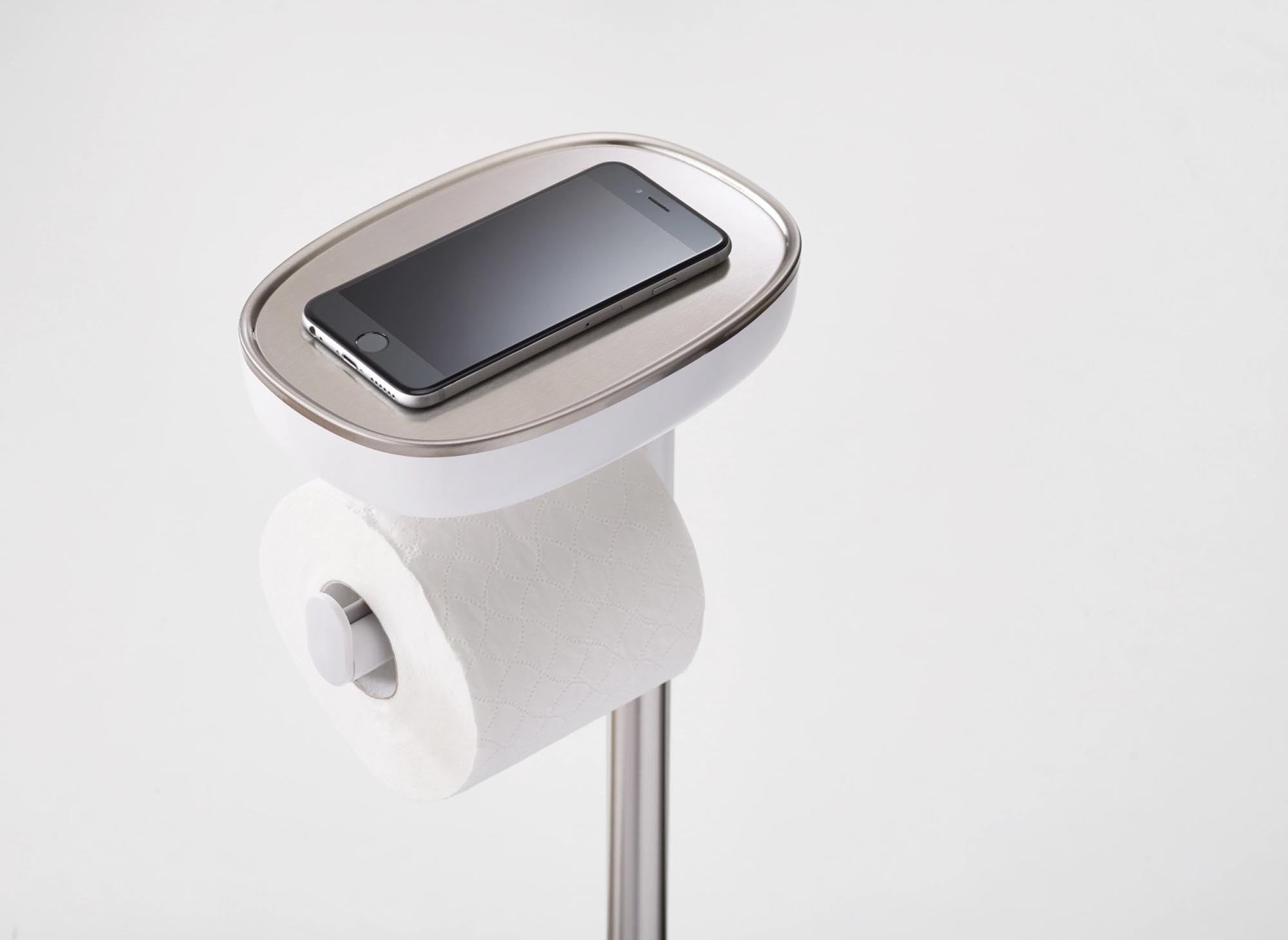 Stylischer EasyStore Toilettenpapier-Ständer mit Bürste von Joseph Joseph. Perfekt für kleine Bäder, hygienisch und langlebig. Ein Must-Have!