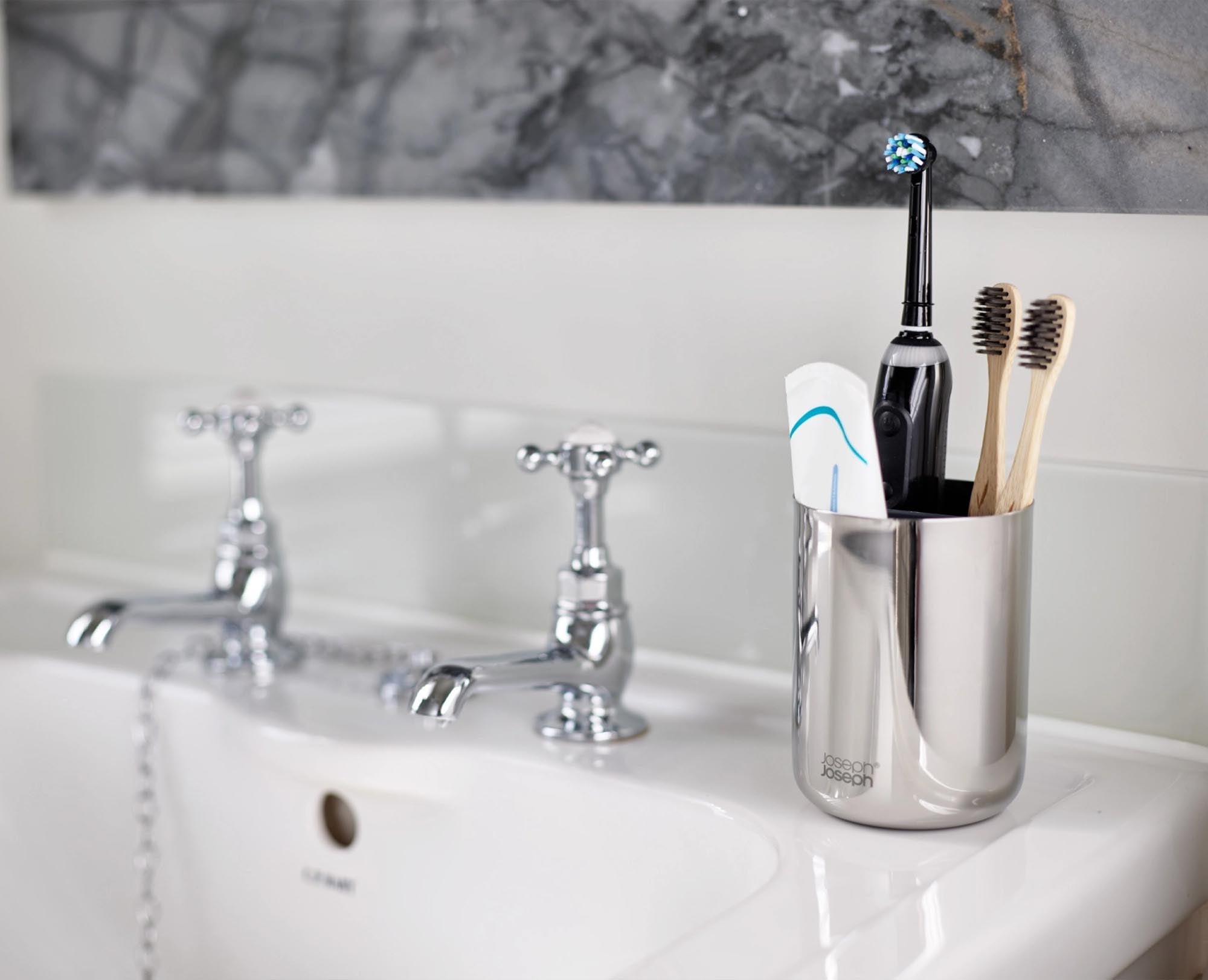 Eleganter Zahnbürstenhalter aus Edelstahl, bietet Platz für 4 Zahnbürsten, rostfrei, hygienisch, modernes Design, einfache Montage.