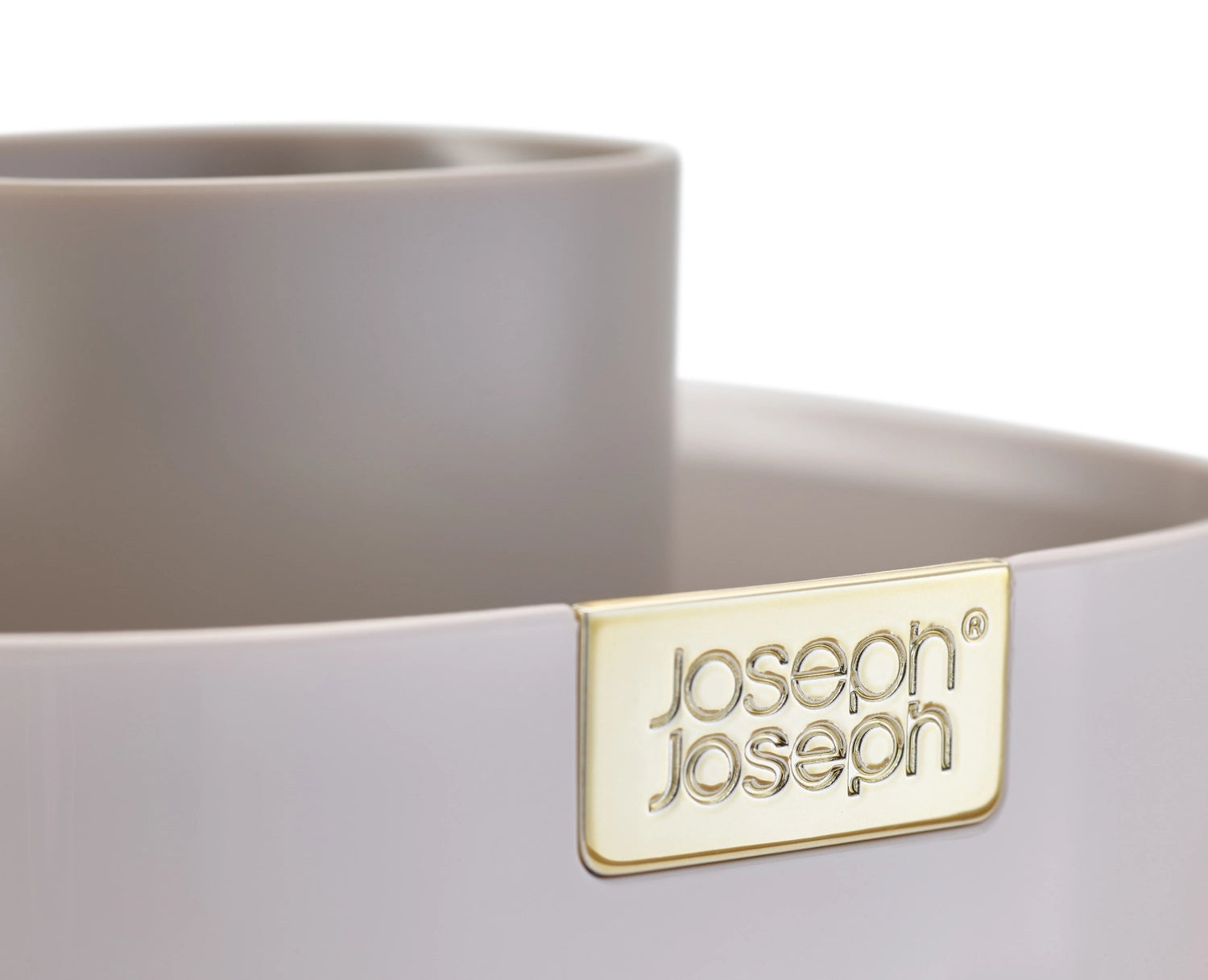 Moderner Pinselhalter von Joseph Joseph, perfekt für die praktische Aufbewahrung von Make-up-Pinseln und Kosmetik im Bad.