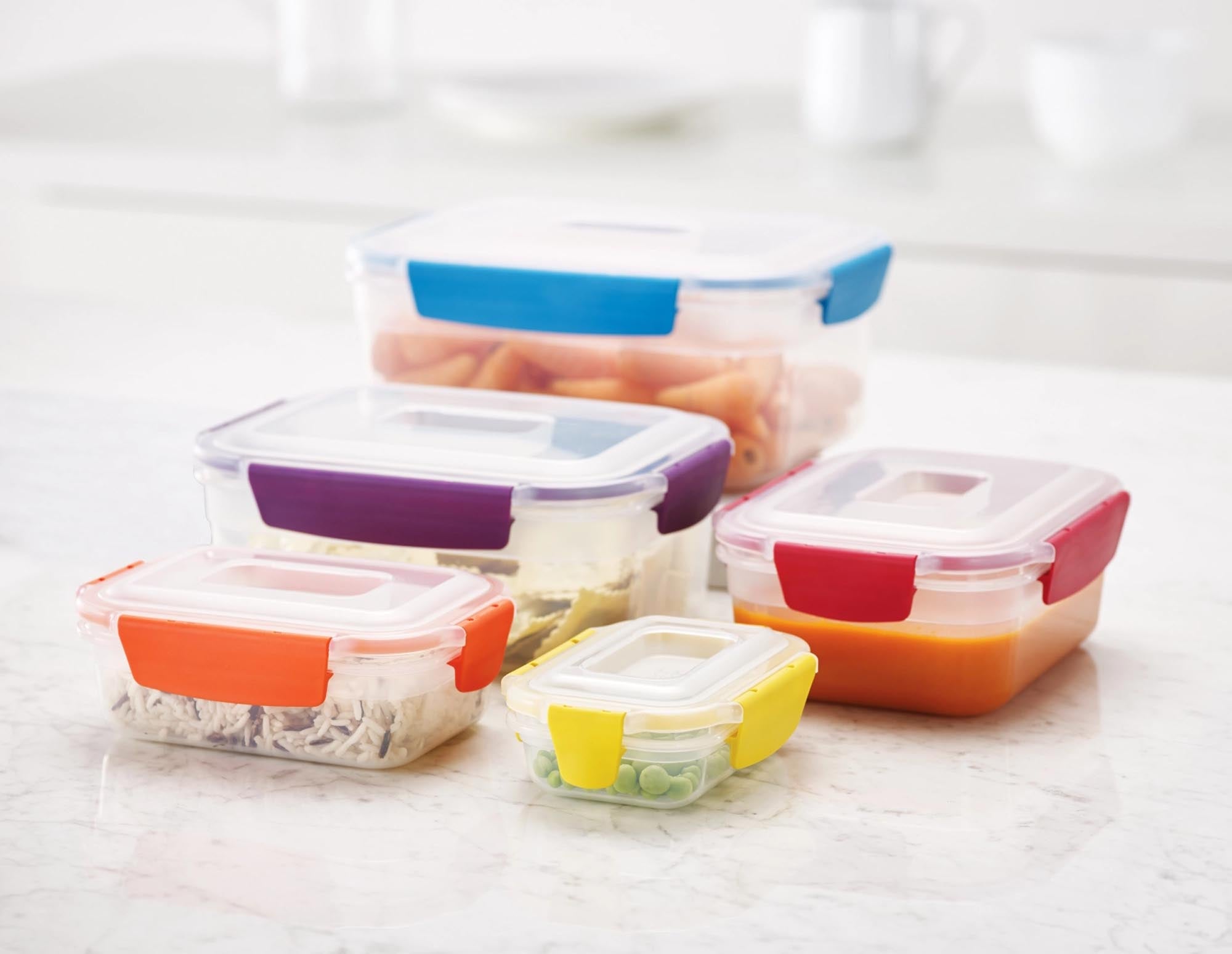 Praktisches 5-tlg. Nest Lock Set von Joseph Joseph: bunte, stapelbare, auslaufsichere Dosen, ideal für Küche, BPA-frei.